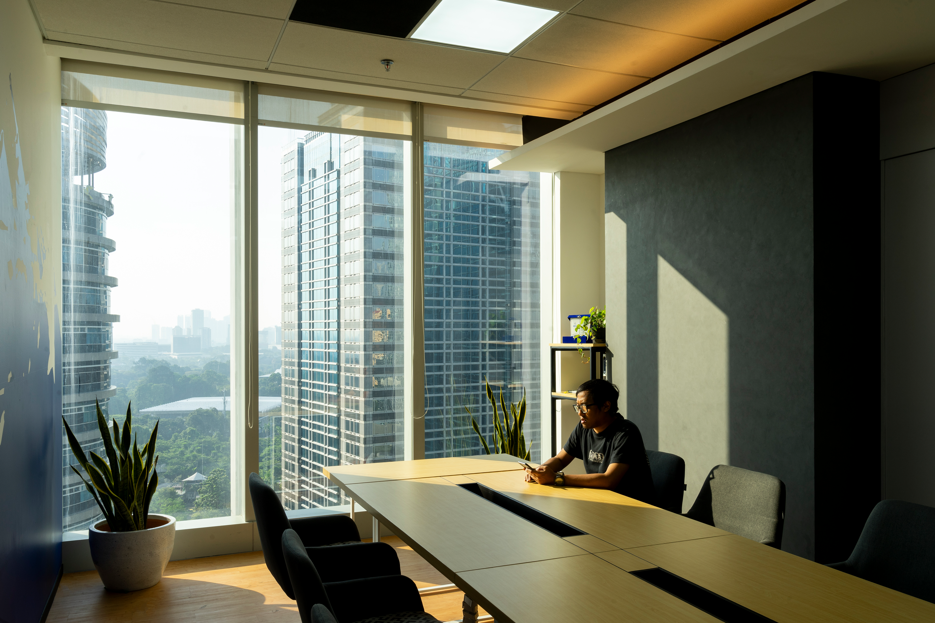 Meeting Room WPD Indonesia Energy Desain Renovasi Interior Studio Slenpan