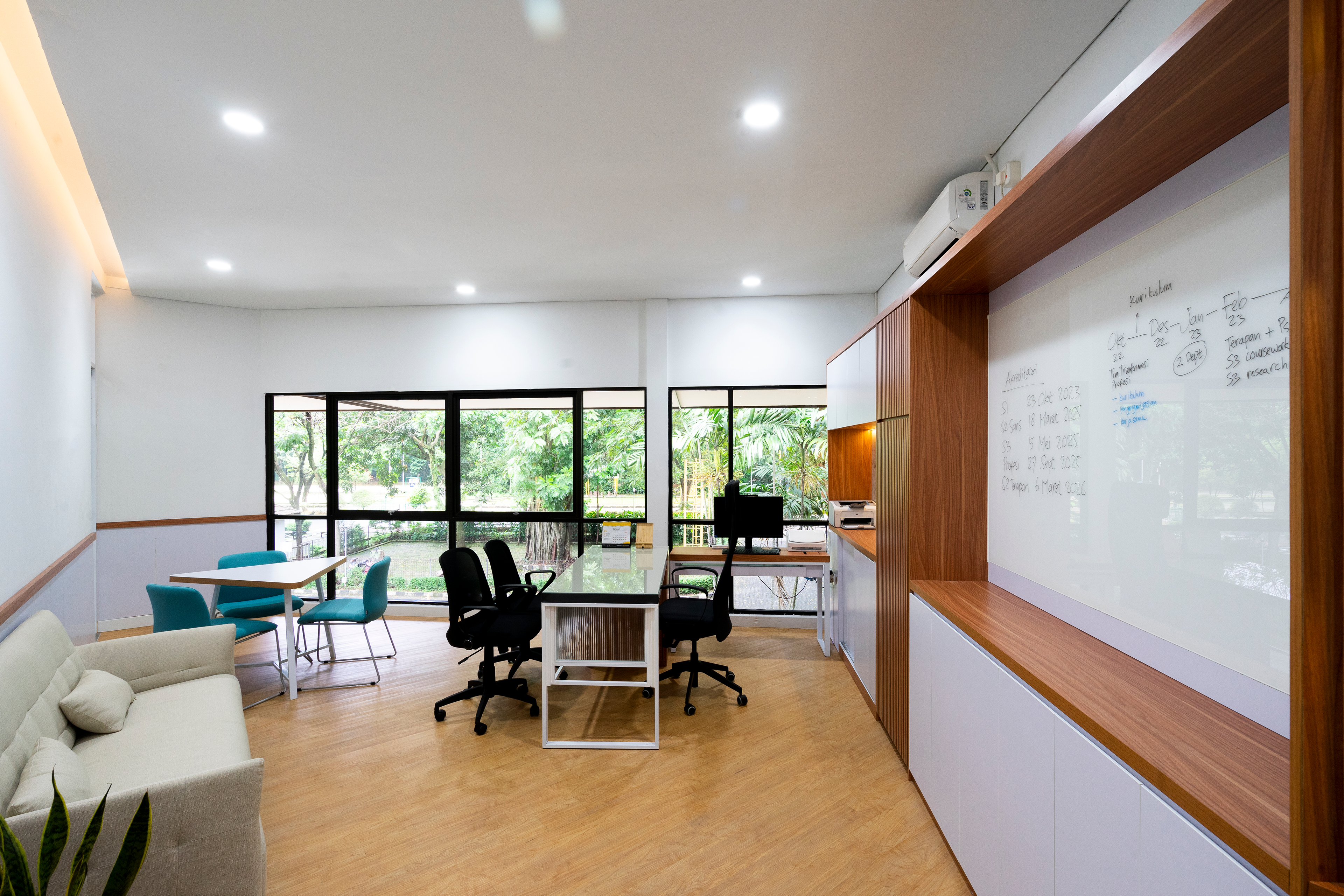 Area Ruang Dekan Desain Renovasi Interior Kantor Dekanat Fakultas Psikologi Universitas Indonesia Depok oleh Studio Slenpan