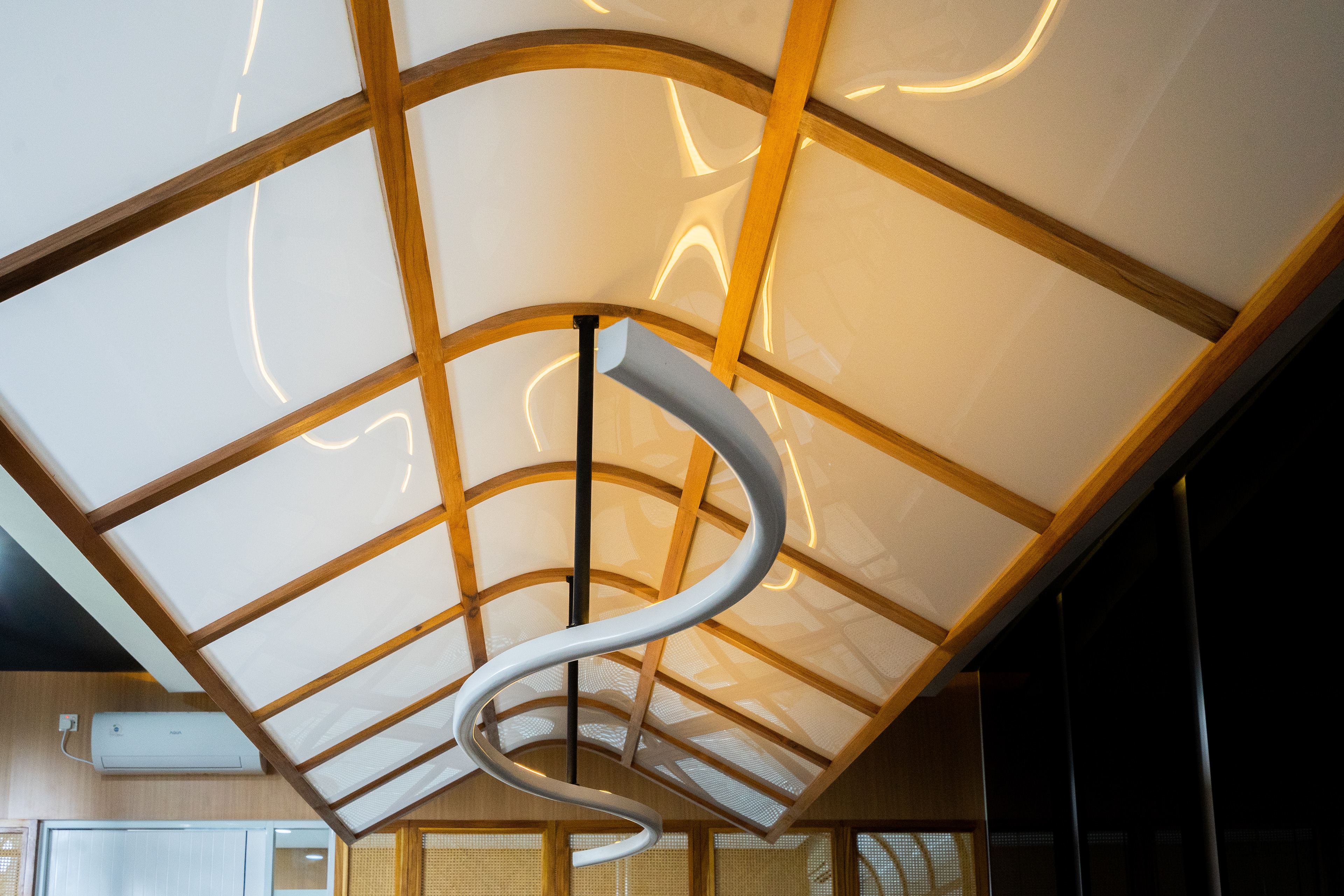 Detail Lampu Kantor Baja Mulia Lestari desain renovasi kantor oleh Studio Slenpan