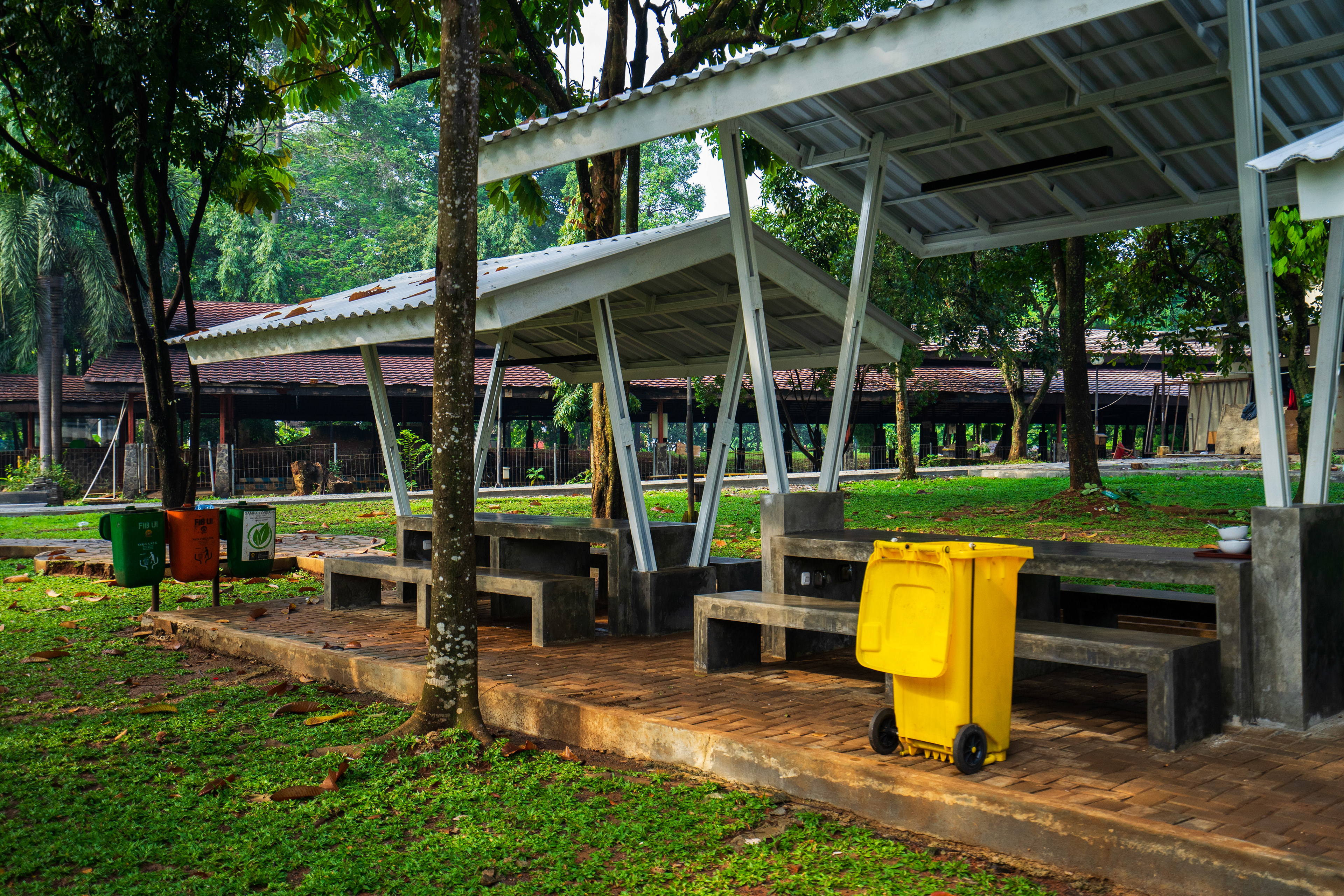 Renovasi Ruang Baca Terbuka Fakultas Ilmu Pengetahuan Budaya Universitas Indonesia oleh Studio Slenpan