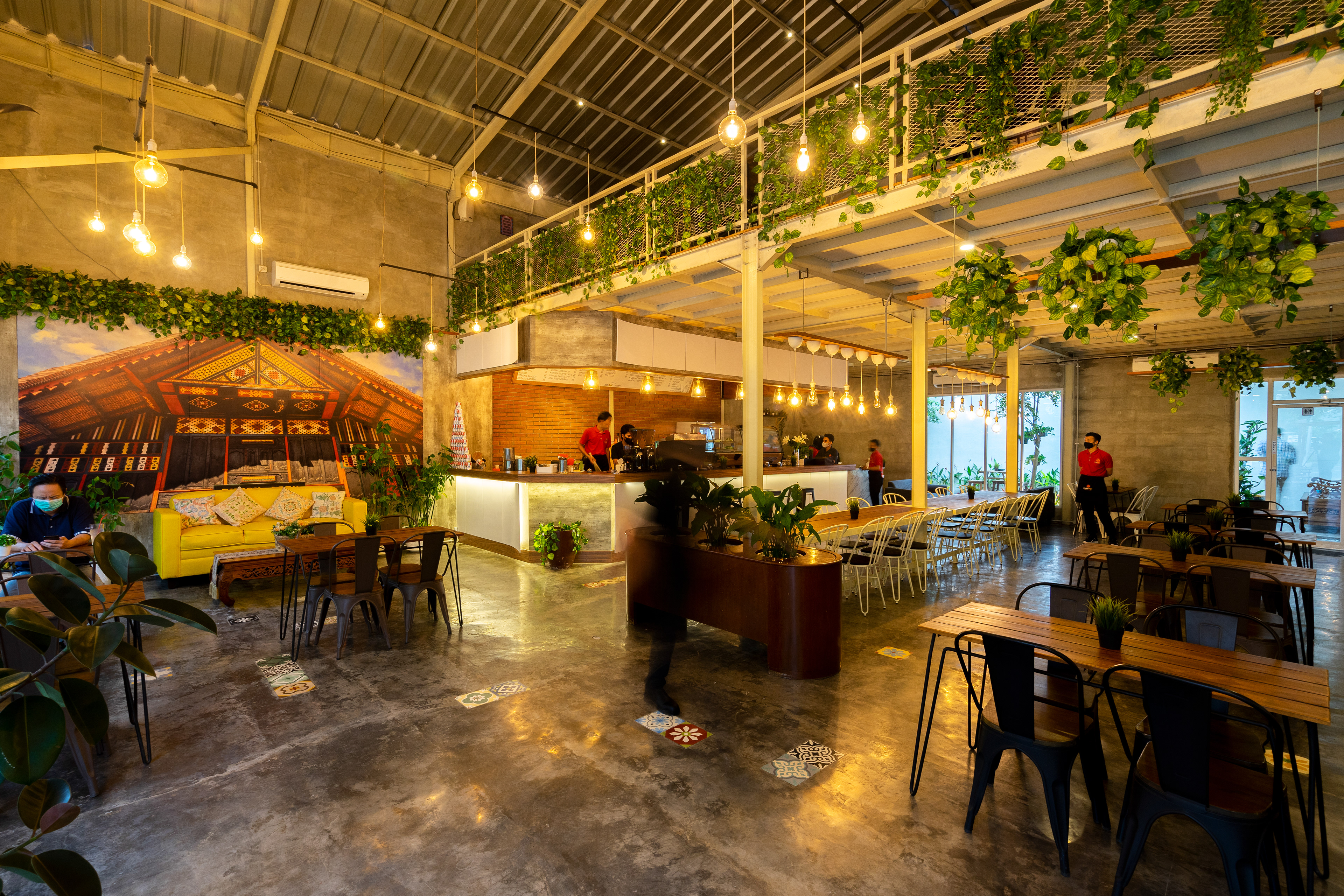 Renovasi Interior Jambo Kupi Kali Deres oleh Studio Slenpan