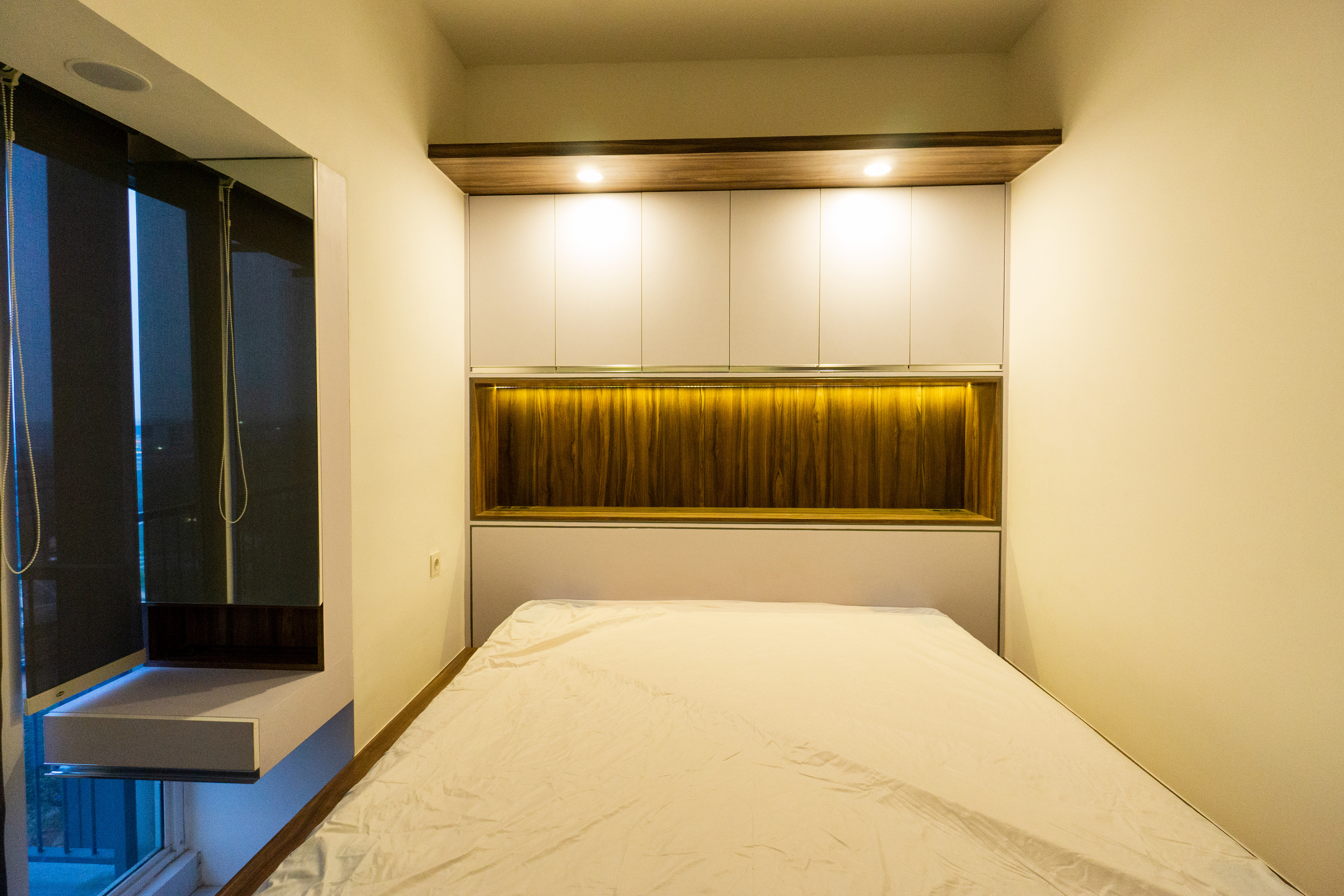 Kamar Utama Renovasi Interior Apartemen Jakarta Jabodetabek Cassa de Parco oleh Studio Slenpan