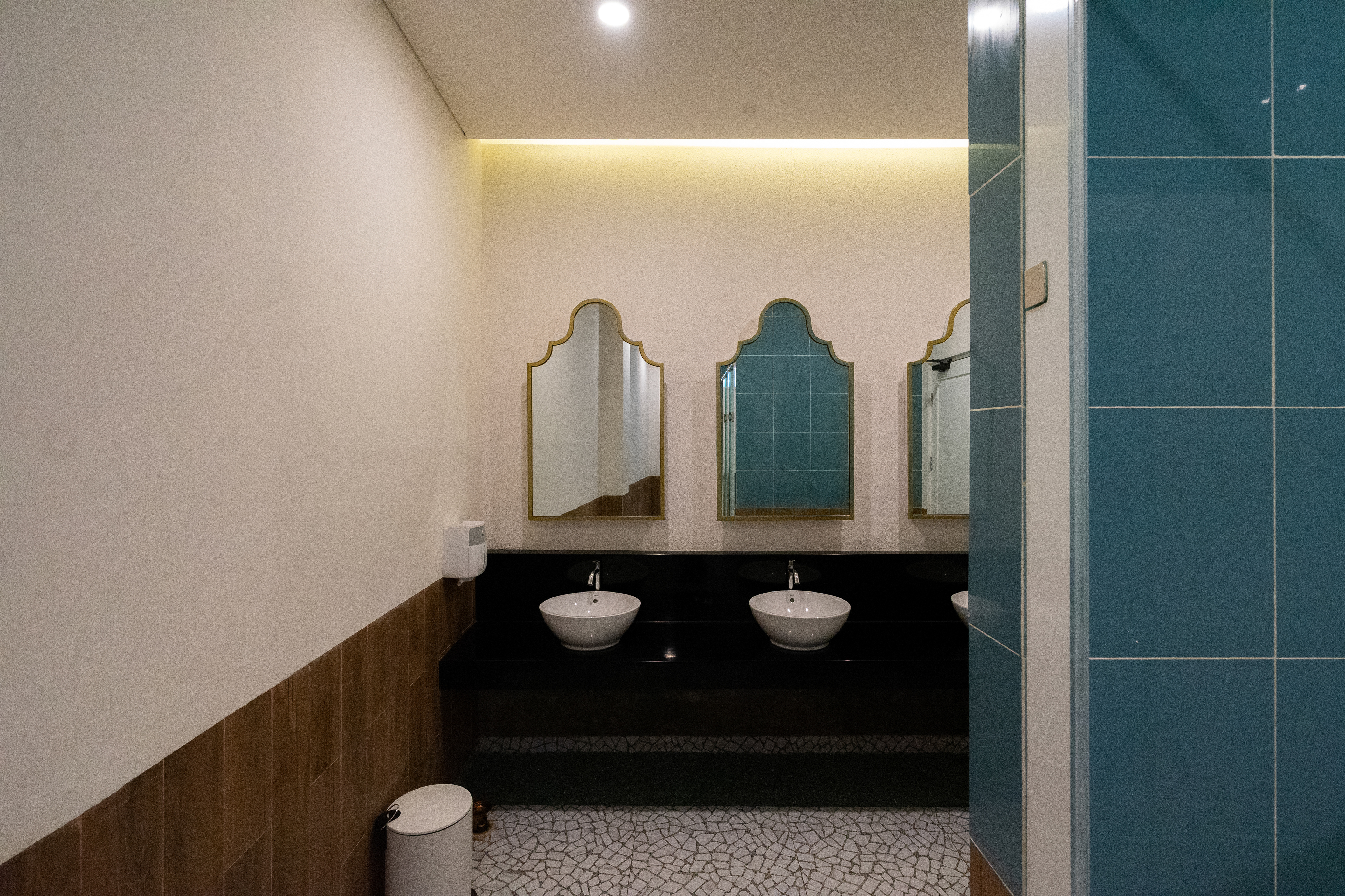 Area Toilet House of Mustika Ratu Cianjur Desain Renovasi Interior Studio Slenpan