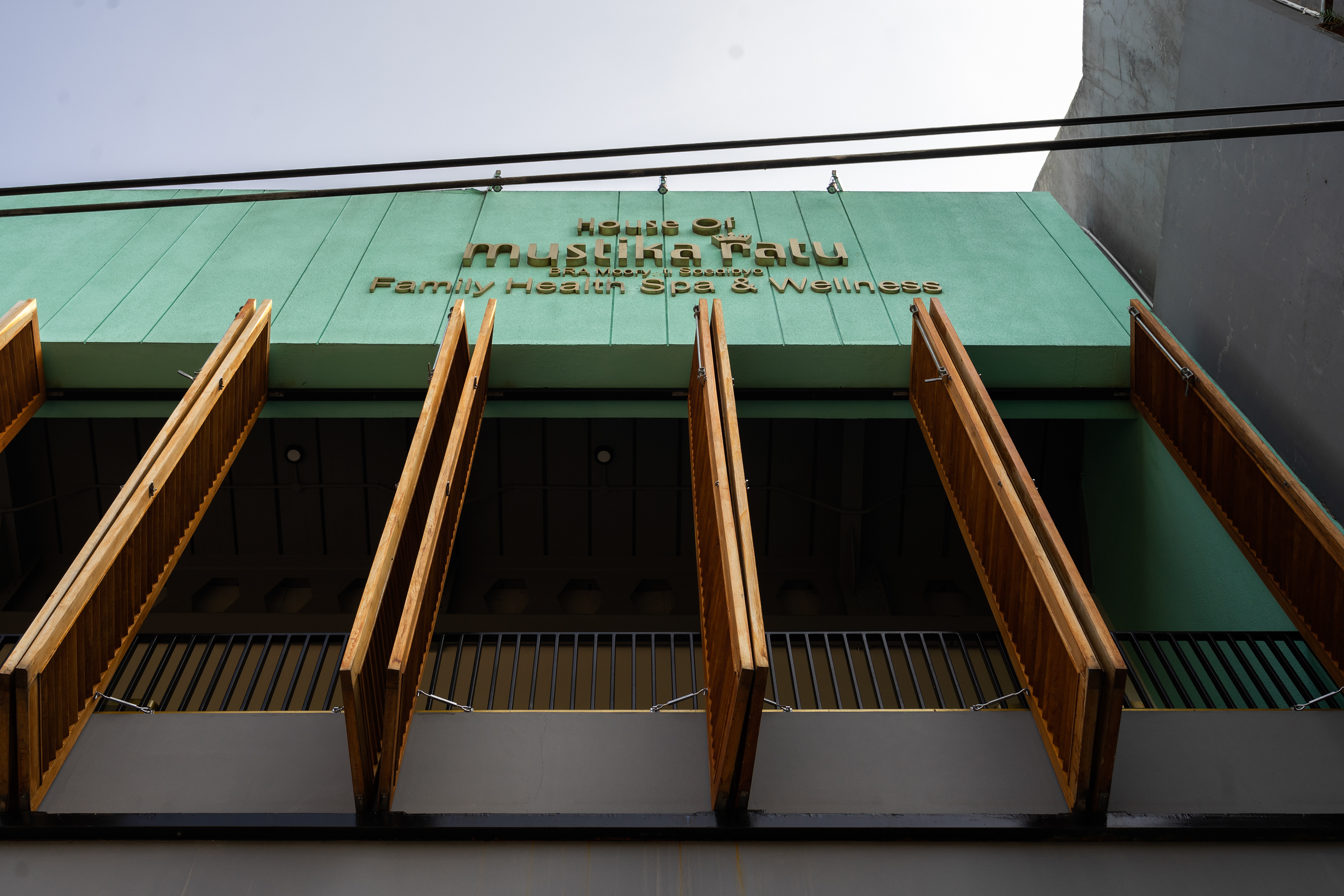 Fasad House of Mustika Ratu Cianjur Desain Renovasi Interior Studio Slenpan
