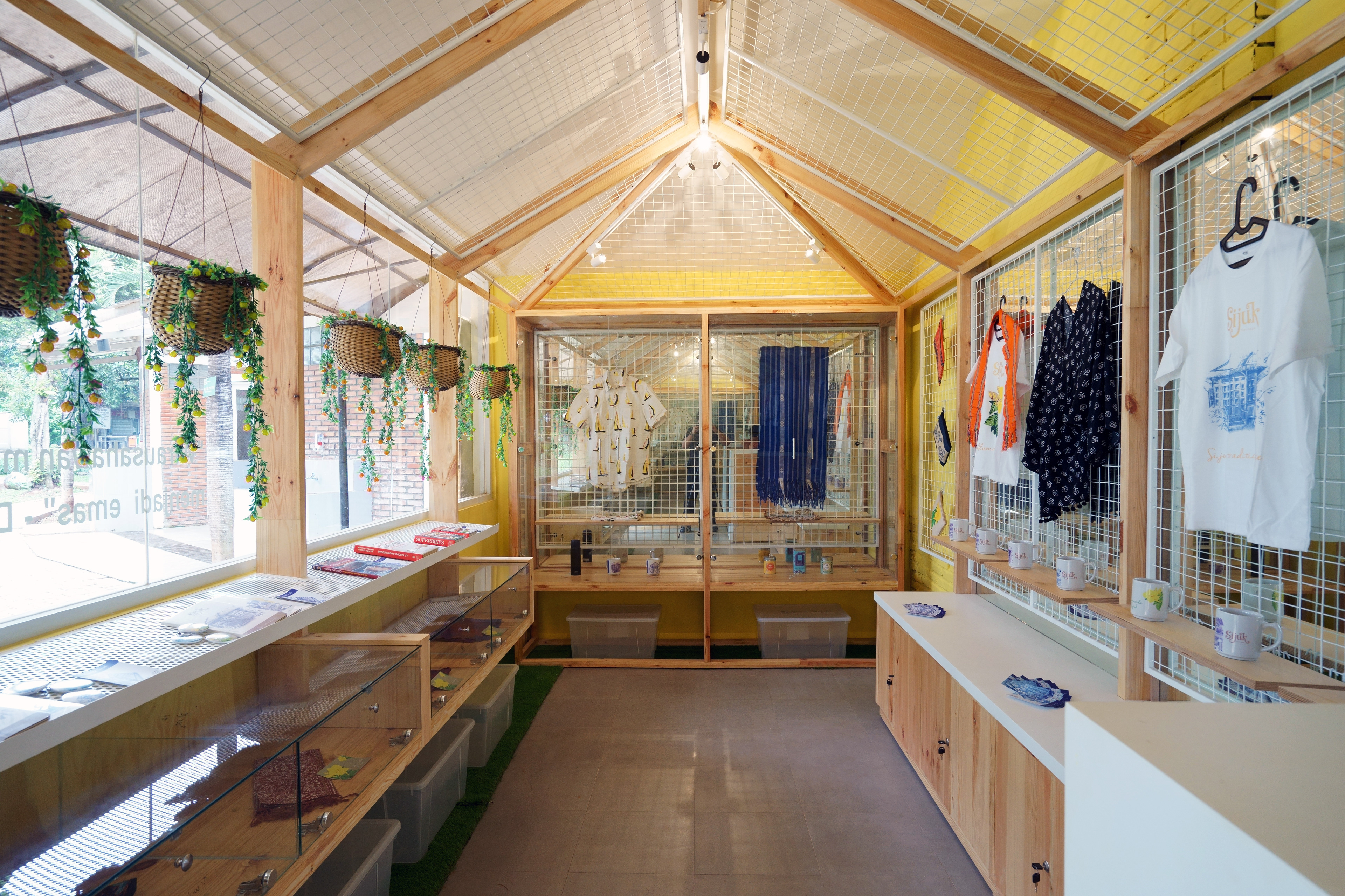 Renovasi Interior Warung Bisnis Fakultas Ilmu Pengetahuan Budaya Universitas Indonesia oleh Studio Slenpan