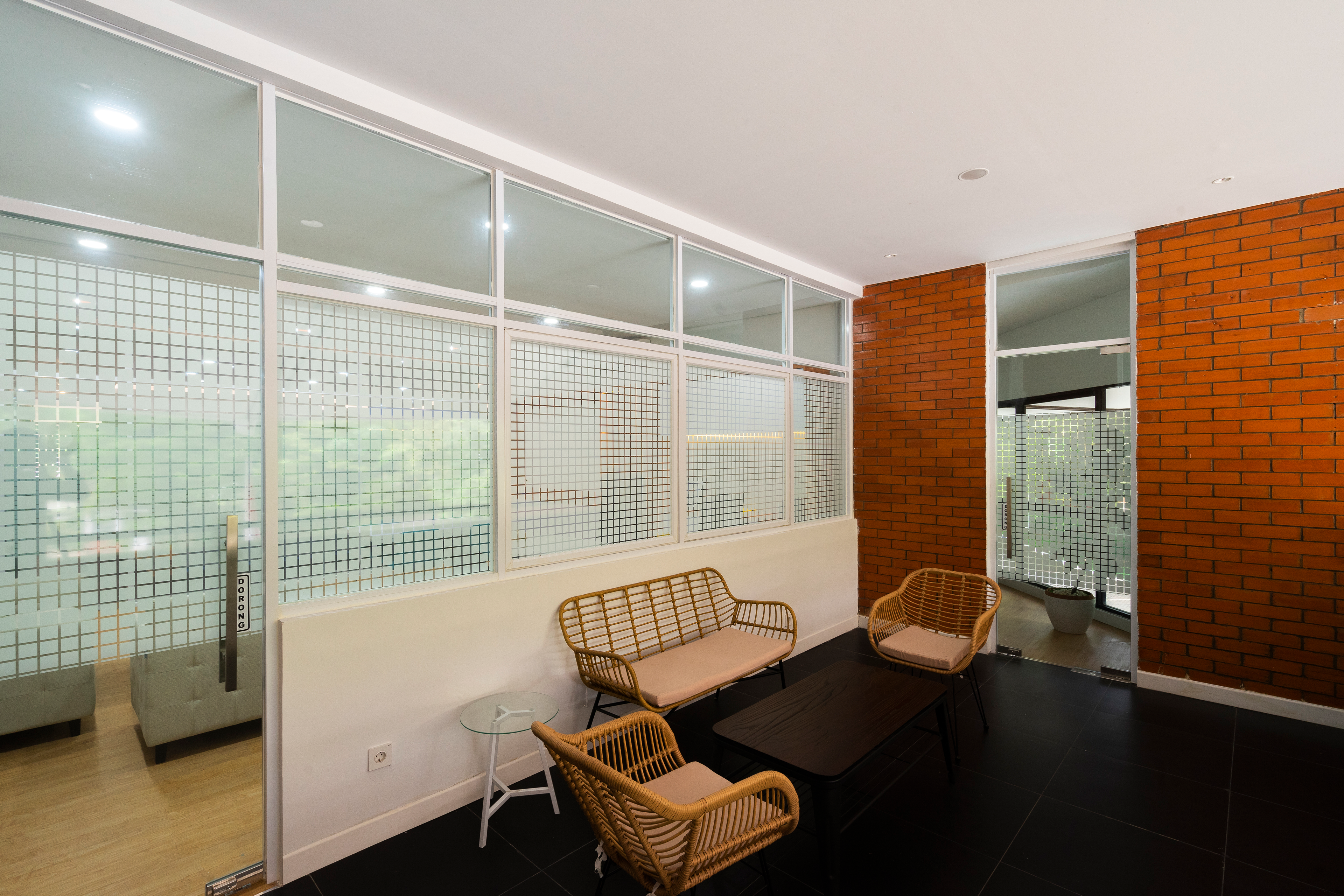 Area Ruang Dekan Desain Renovasi Interior Kantor Dekanat Fakultas Psikologi Universitas Indonesia Depok oleh Studio Slenpan