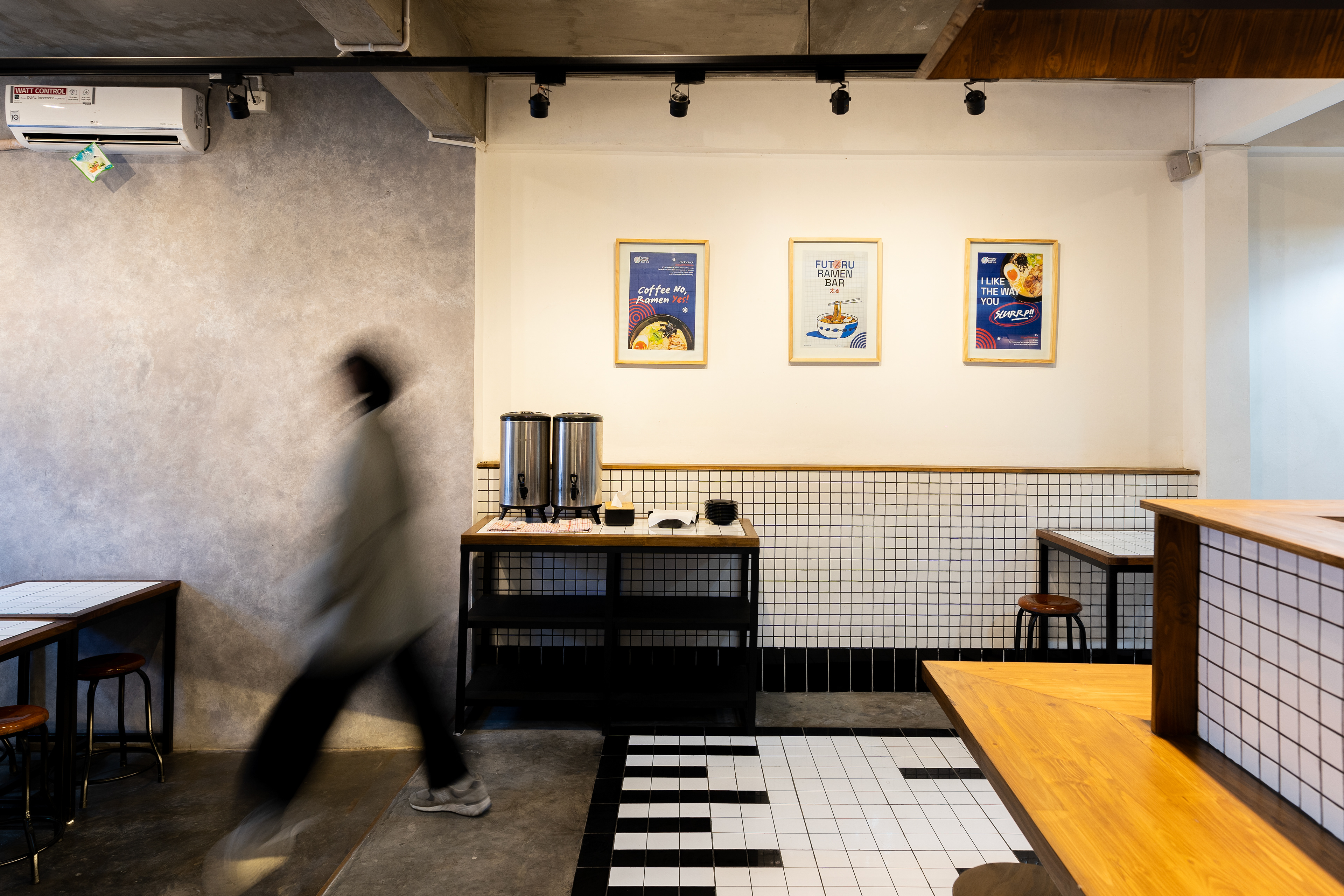 Renovasi Interior Futoru Ramen Bar Solo oleh Studio Slenpan