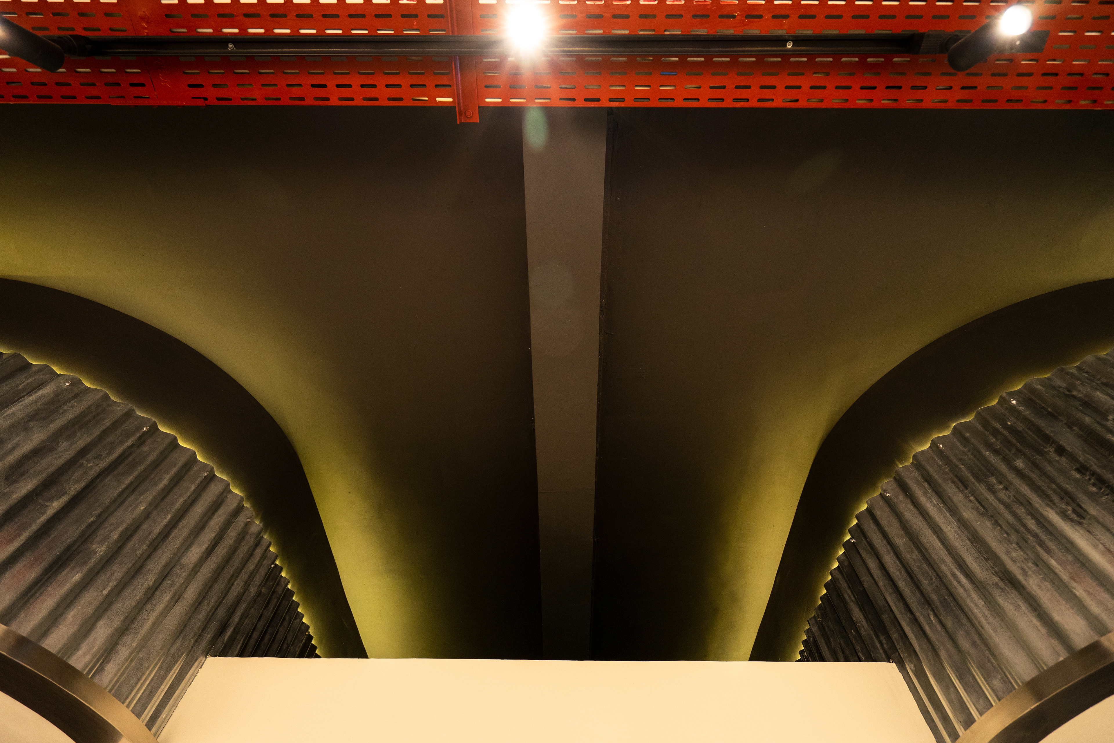 Desain Cafe dan Coworking SAELA oleh Studio Slenpan