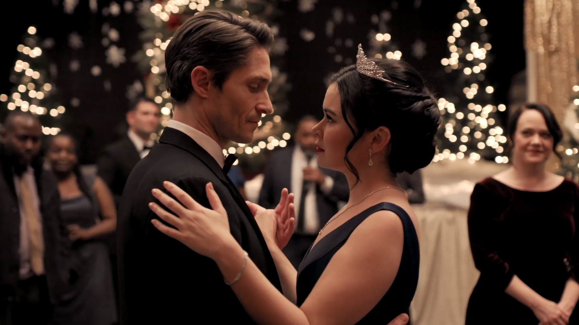 A Royal Christmas Match - Matthew MacCaull & Jordana Largy