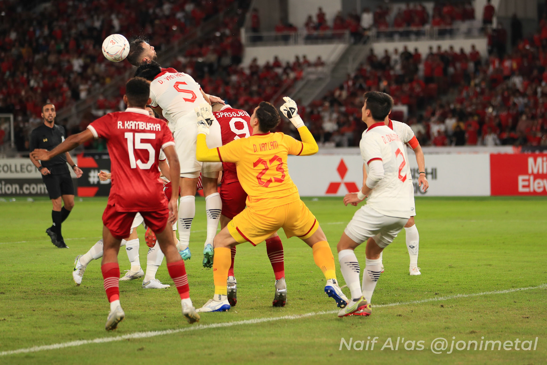 Jumat, 6 Januari 2022. AFF2022 - Semifinal, Leg 1 - Indonesia 0-0 Vietnam di Stadion Utama Gelora Bung Karno, Senayan - Jakarta