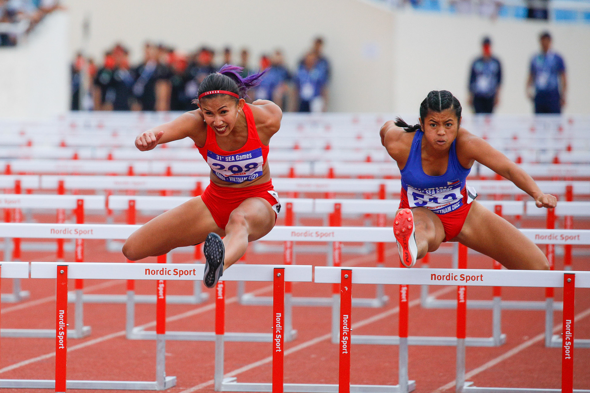 Senin, 16 Mei 2022. NOC - SEAG21 - NAIF - PHO - Day 10 - Athletics - Emilia Nova, Women's 100m Hurdles, Silver Medal Ceremony di My Dinh National Stadium, Hanoi - Vietnam