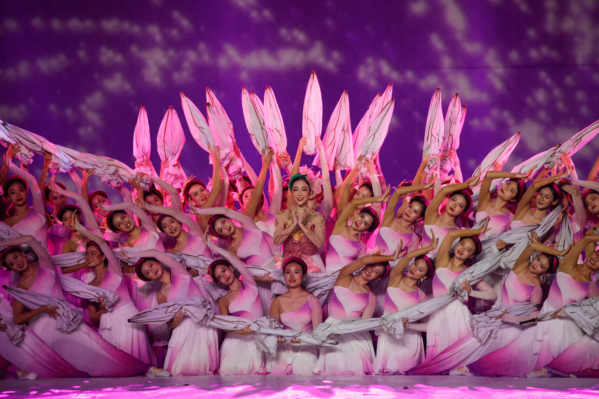 Kamis, 12 Mei 2022. NOC – SEAG21 – NAIF - PHO - Day 7 - Opening Ceremony SEA Games 2021 di Stadion Nasional My Dinh, Hanoi - Vietnam