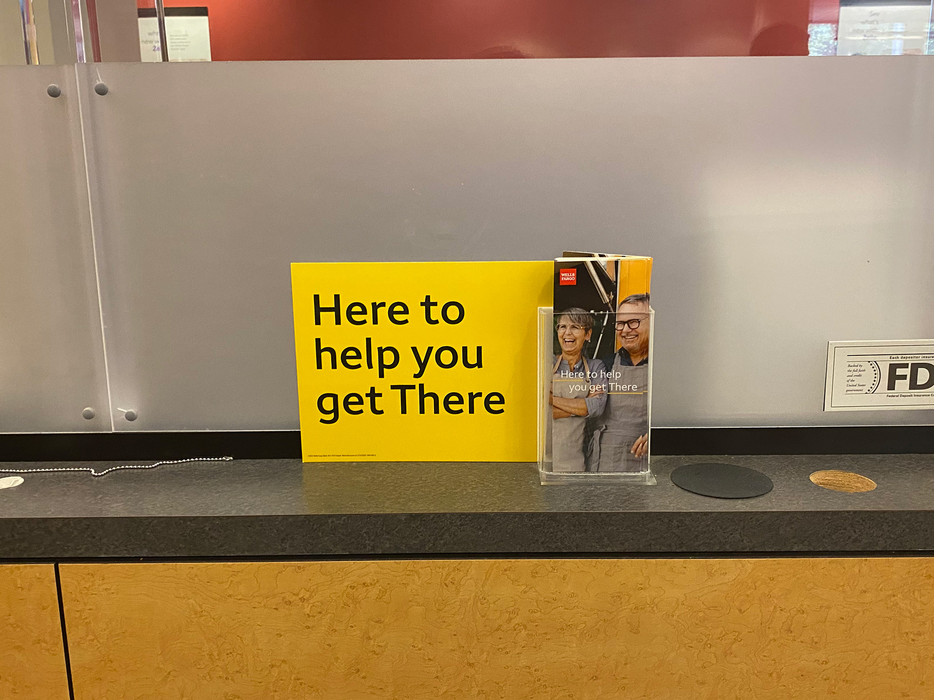 2022 Q3 In-Branch Campaign | Teller Desk Brochure Fixture | WF