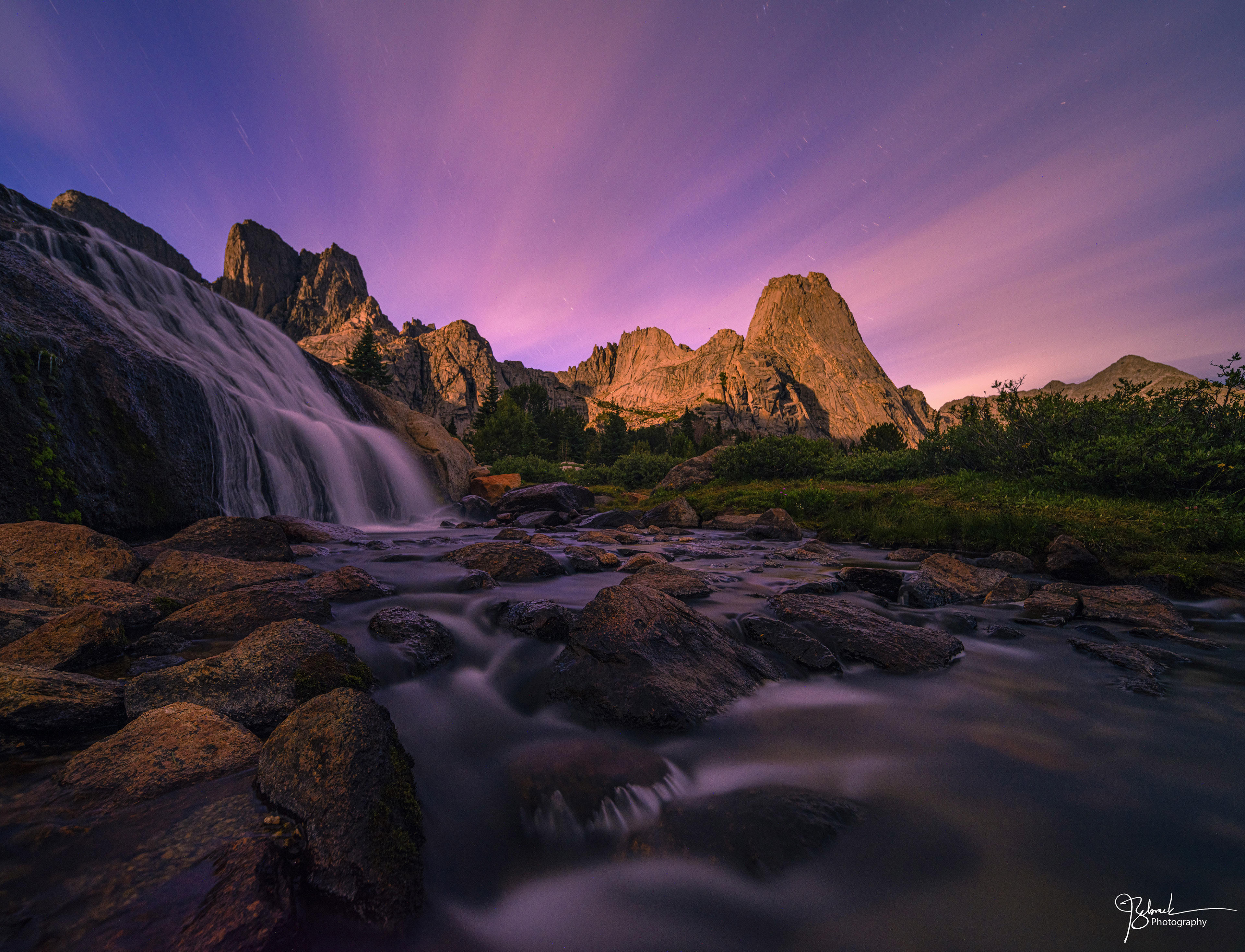 Cirque under moonlight