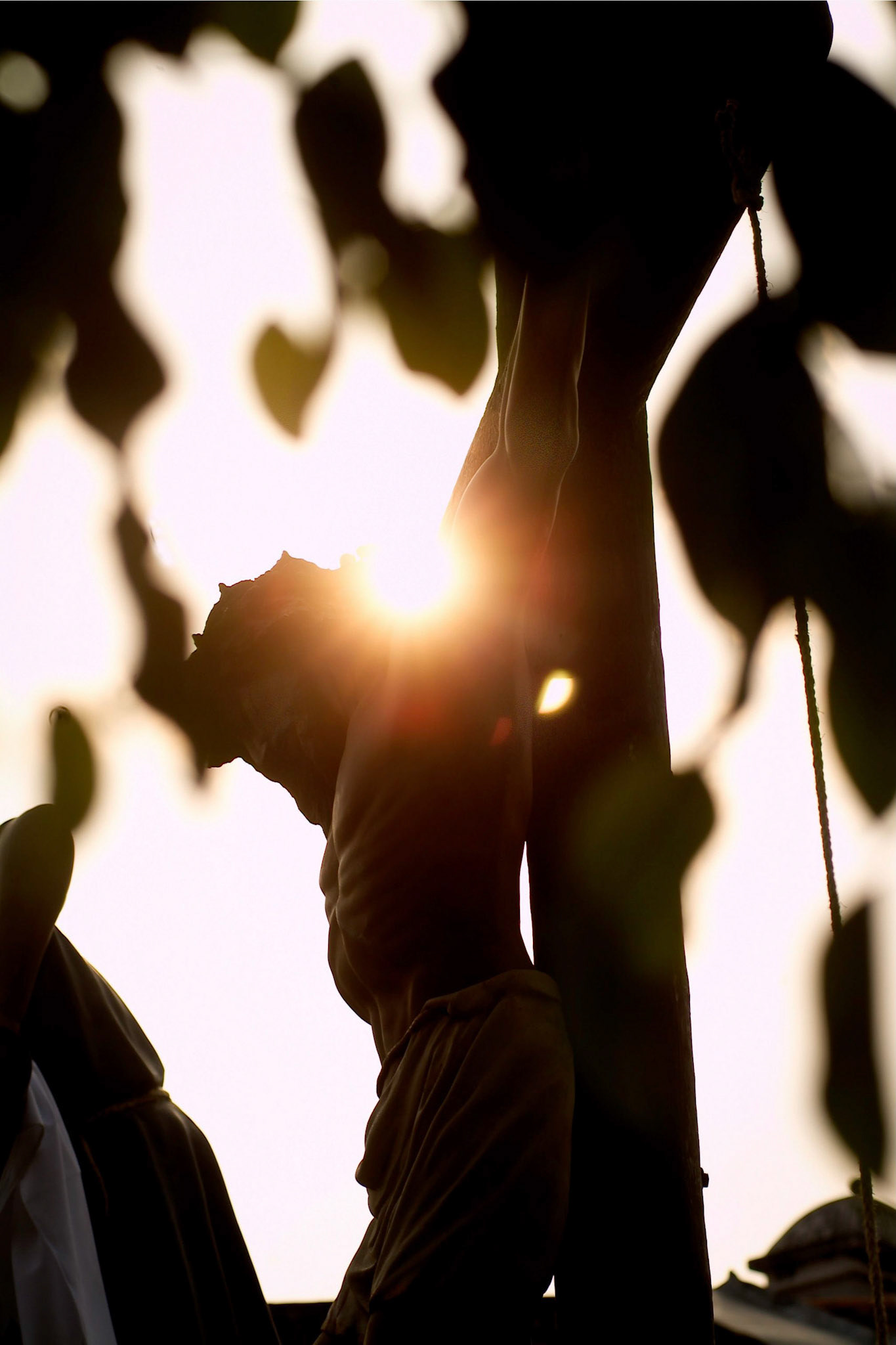 A crufixion scene as seen outside the Roman Catholic church of Escuela de Cristo in Antigua Guatemala, 20 miles west Guatemala City,  on Easter Thursday 8th April 2004.(Photo/Carlos Lopez-Barillas)
