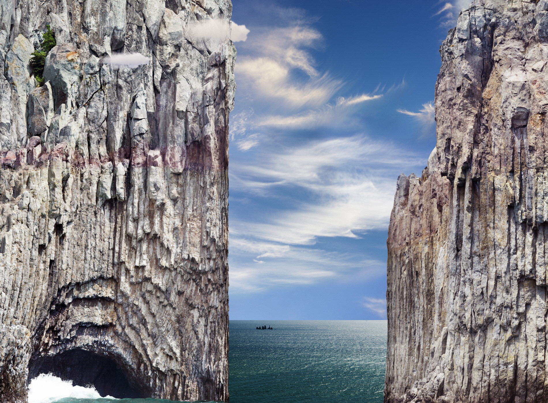 Connection # 005-Digital Archival Pigment Print on Canvas_2023__163x104cm