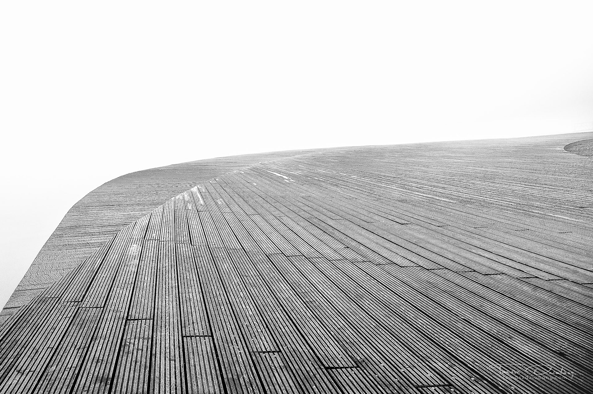 Jezioro Paprocany we Mgle - Promenada