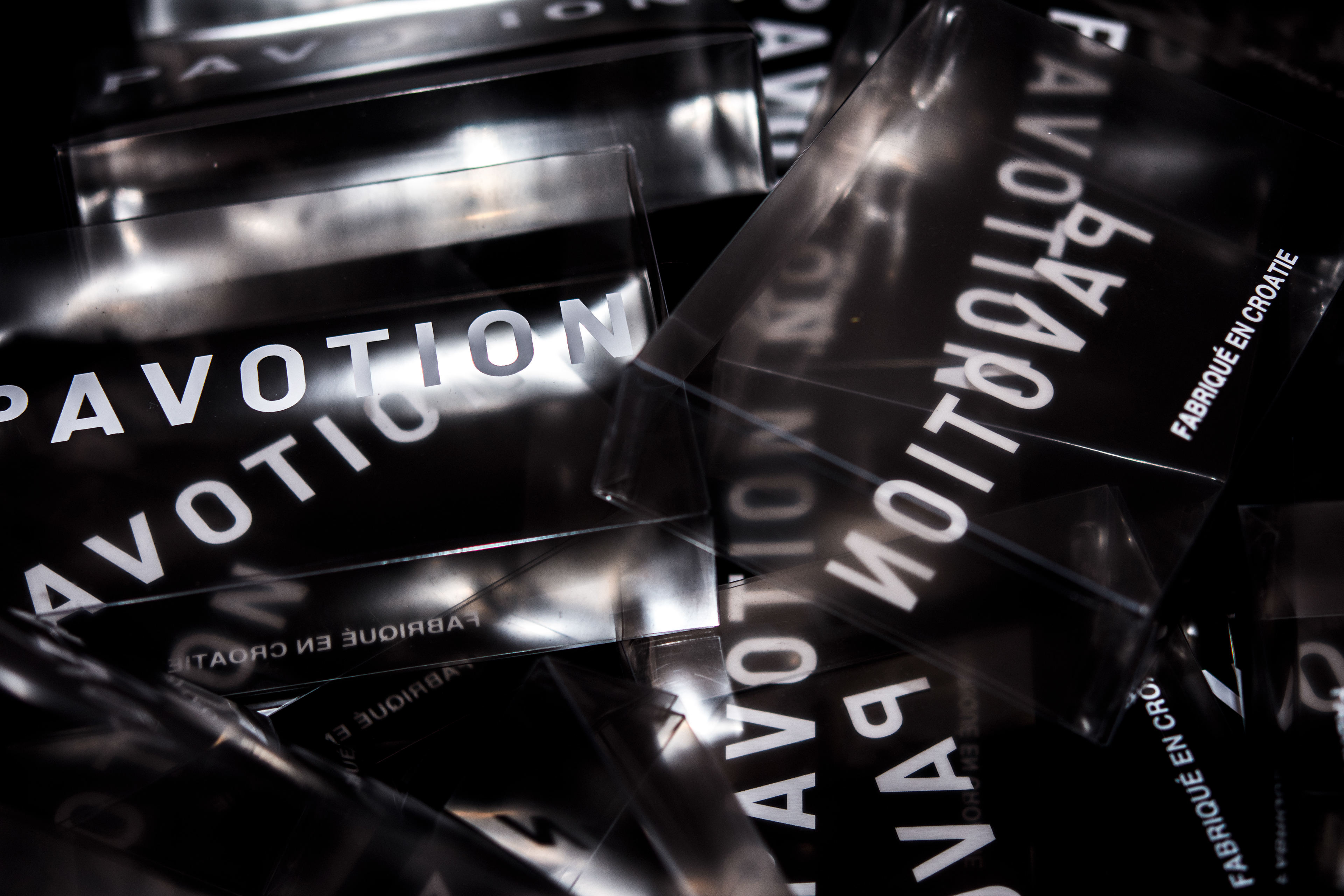 PACKAGING BOX