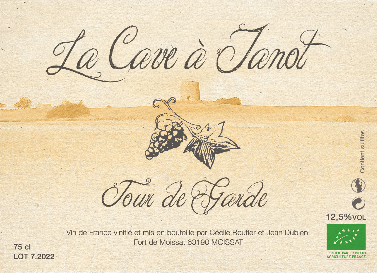 in blanc Chardonnay élevé un an en fût de chêne.Ce vin au nez floral et légèrement fumé révèle en bouche une belle complexité sur les fruits secs (abricots, amandes... ).