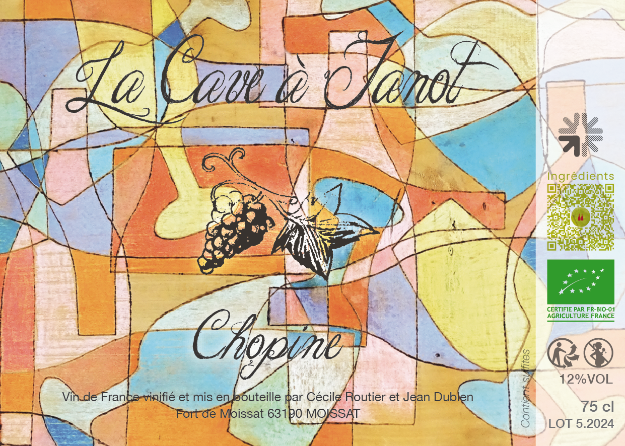 Vin rouge de macération carbonique, assemblage de Plantet noir, Gamay et Chambourcin. Gourmand sur les petits fruits rouges (fraise, framboise...) qui appelle une autre chopine... Sans sulfites ajoutés.