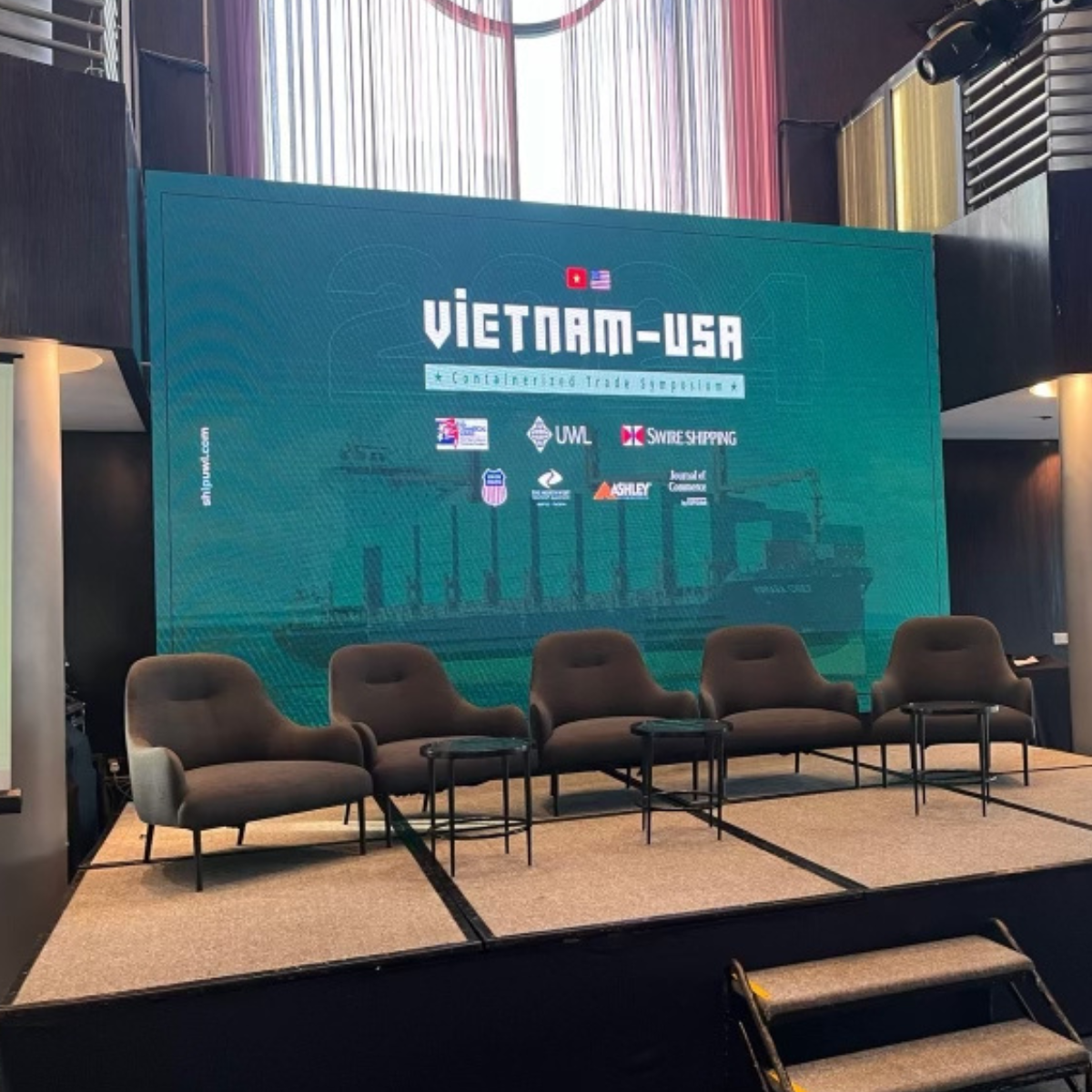 UWL Presentation Screen