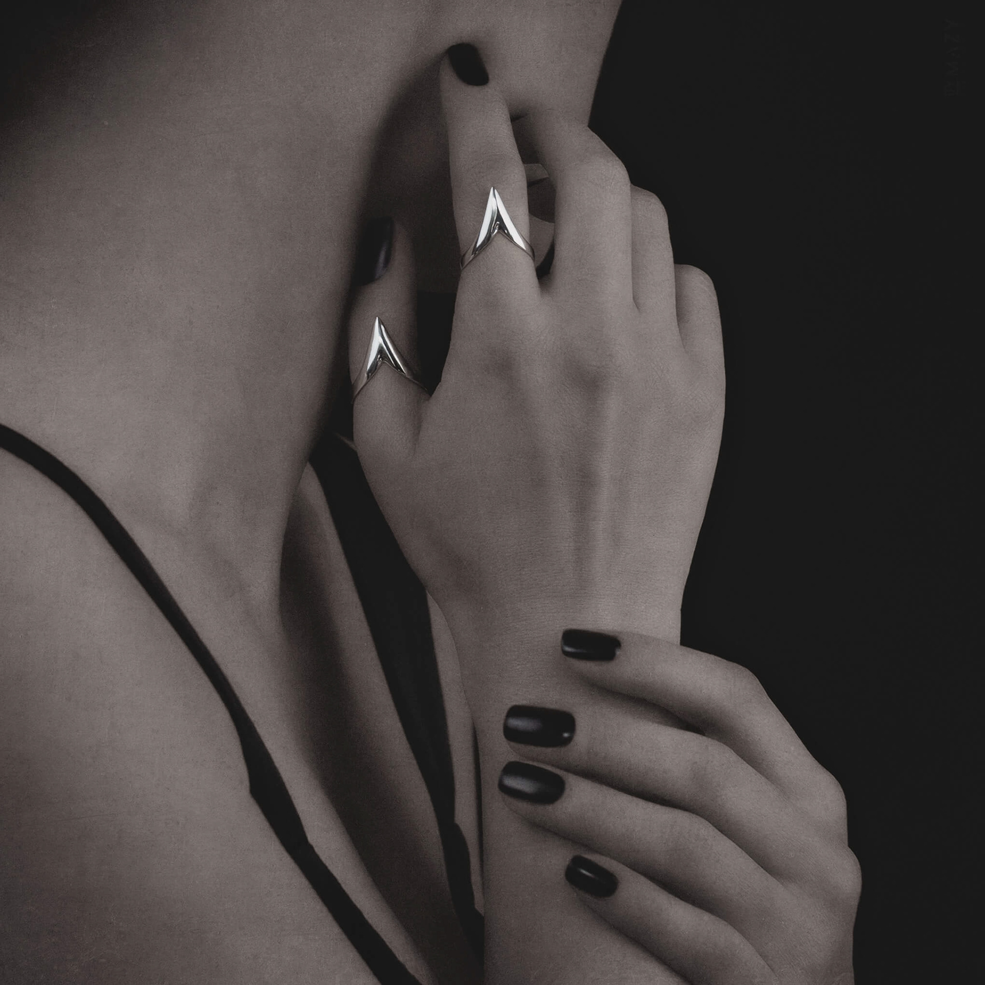 pointy chevron ring, wishbone ring, wish ring, v ring, v shaped band ring