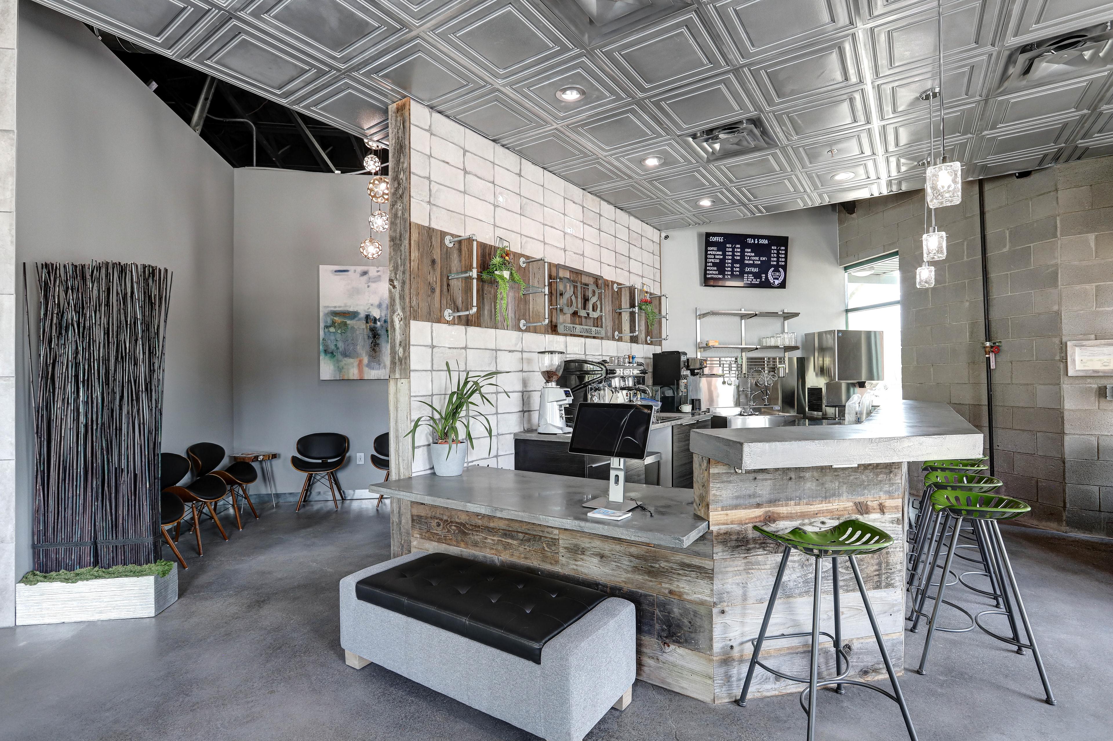 Salon Boutique