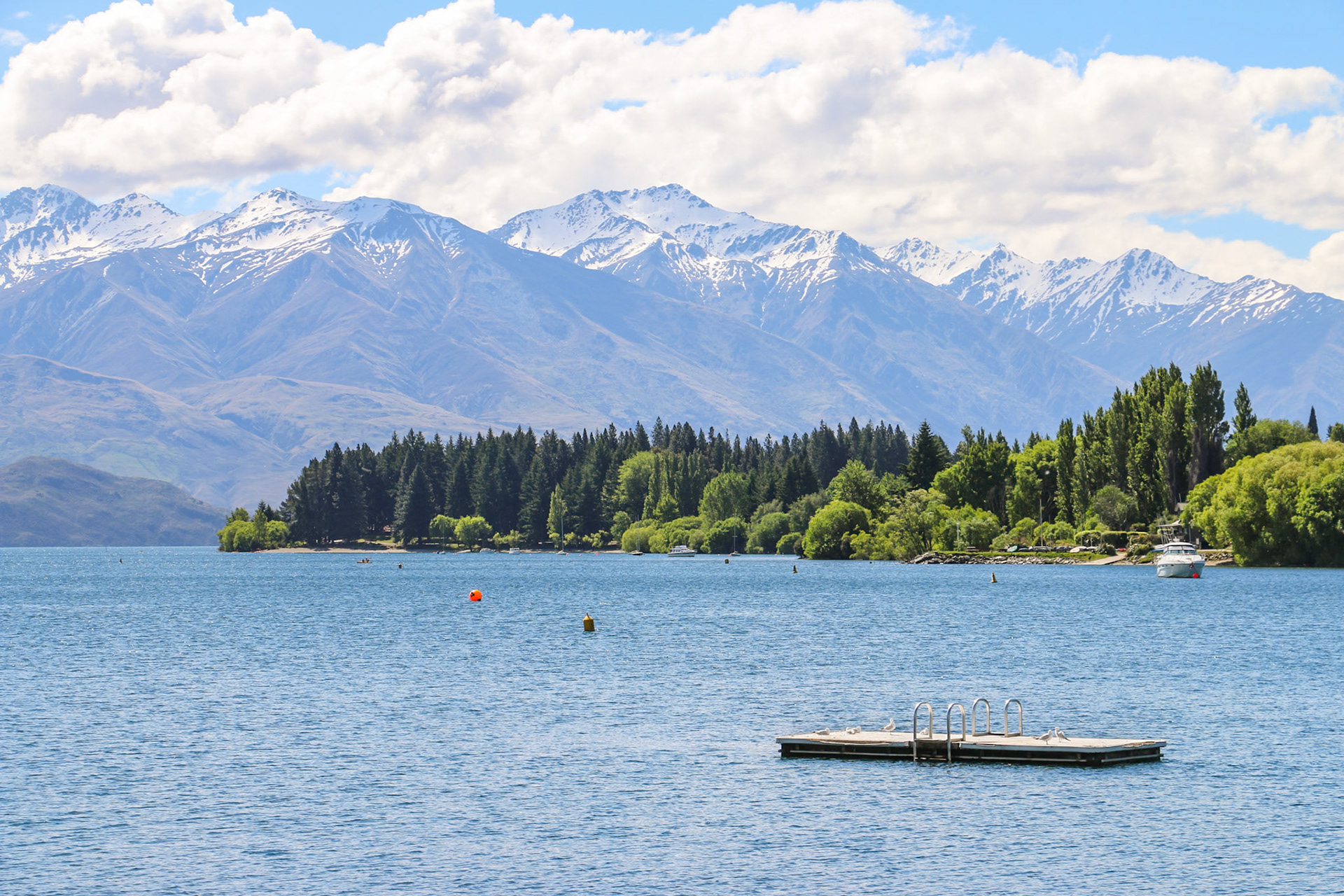 Lake Wanaka on a beautiful Spring afternoon