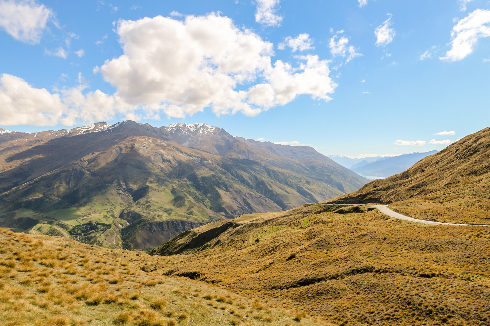 A lookout on Crown Range road, the highest road in New Zealand