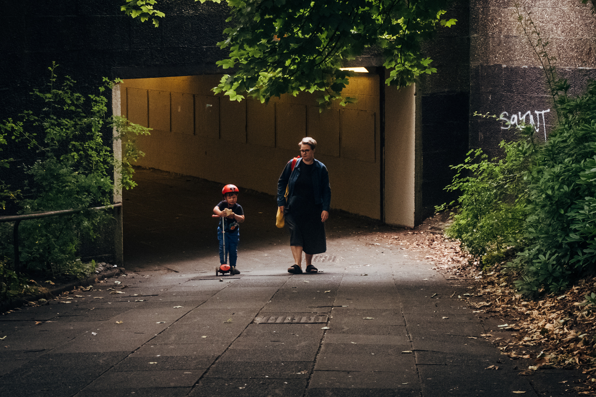 Beautiful moment between a Mum and her kid.