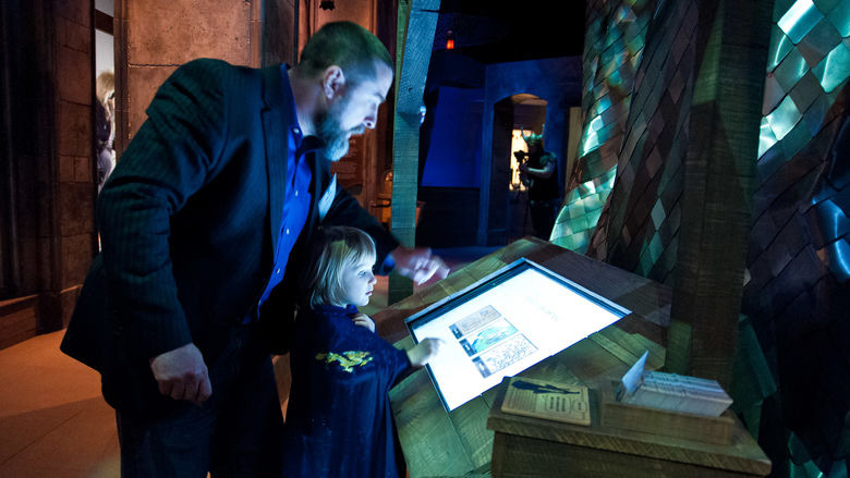 INTERACTIVE:ENTRANCE GALLERY