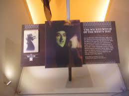 WIZARD OF OZ: ENTRANCE GALLERY