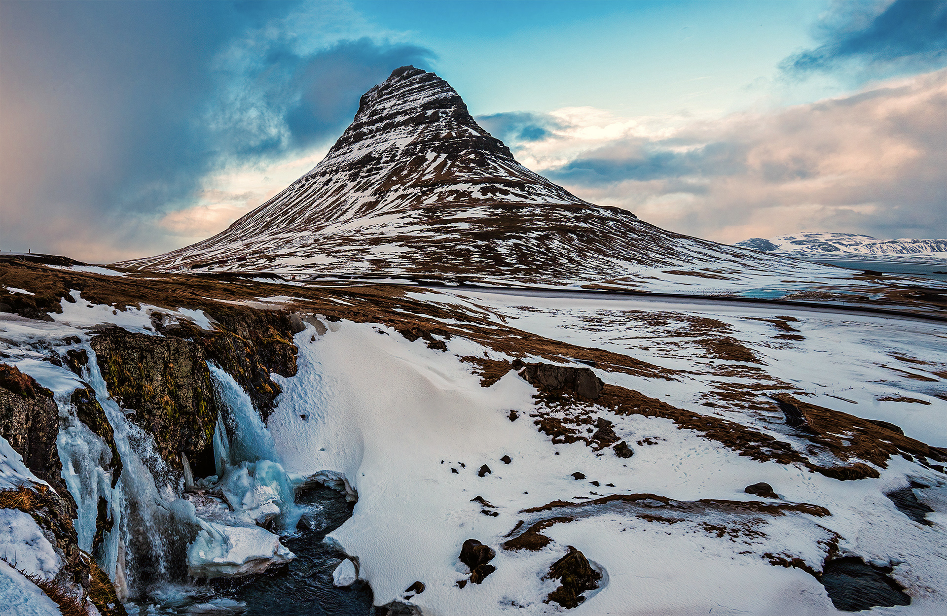 Kirkjufoss and Kirkjufell