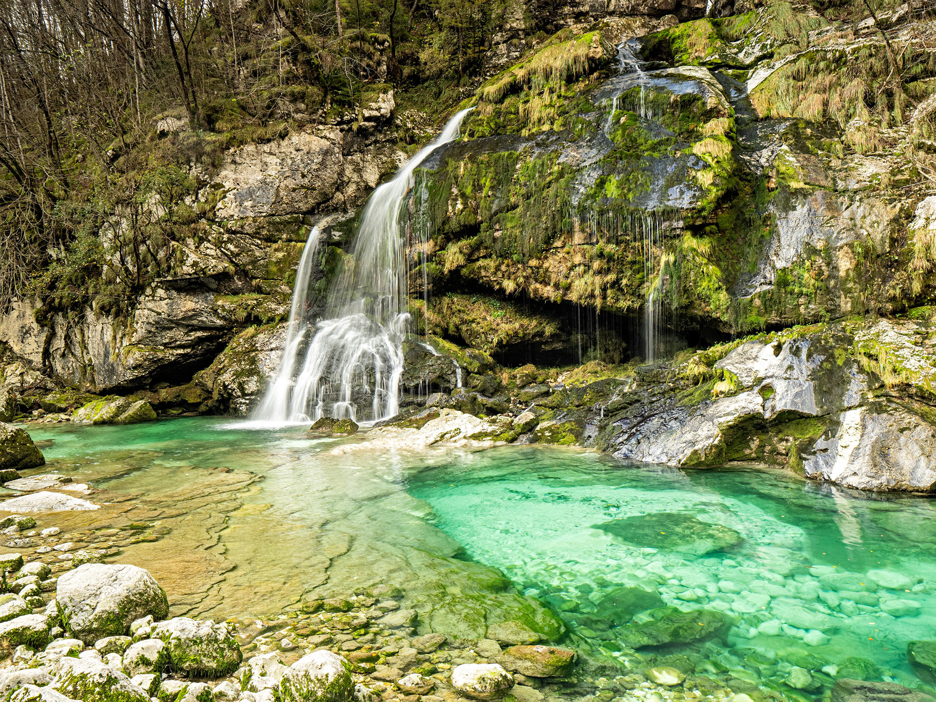 Green Pool, Slap Virje