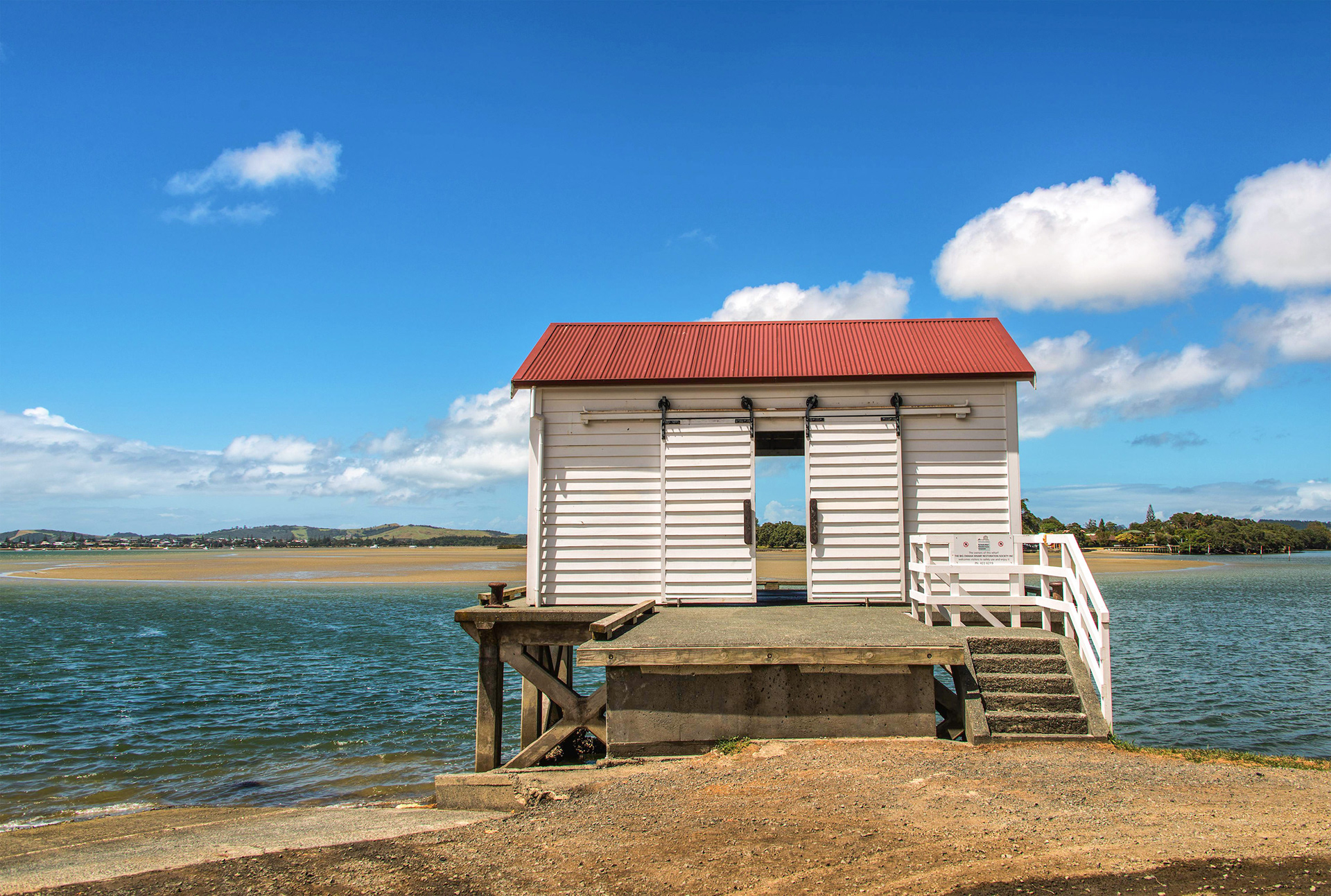 Big Omaha Wharf, Whangateau