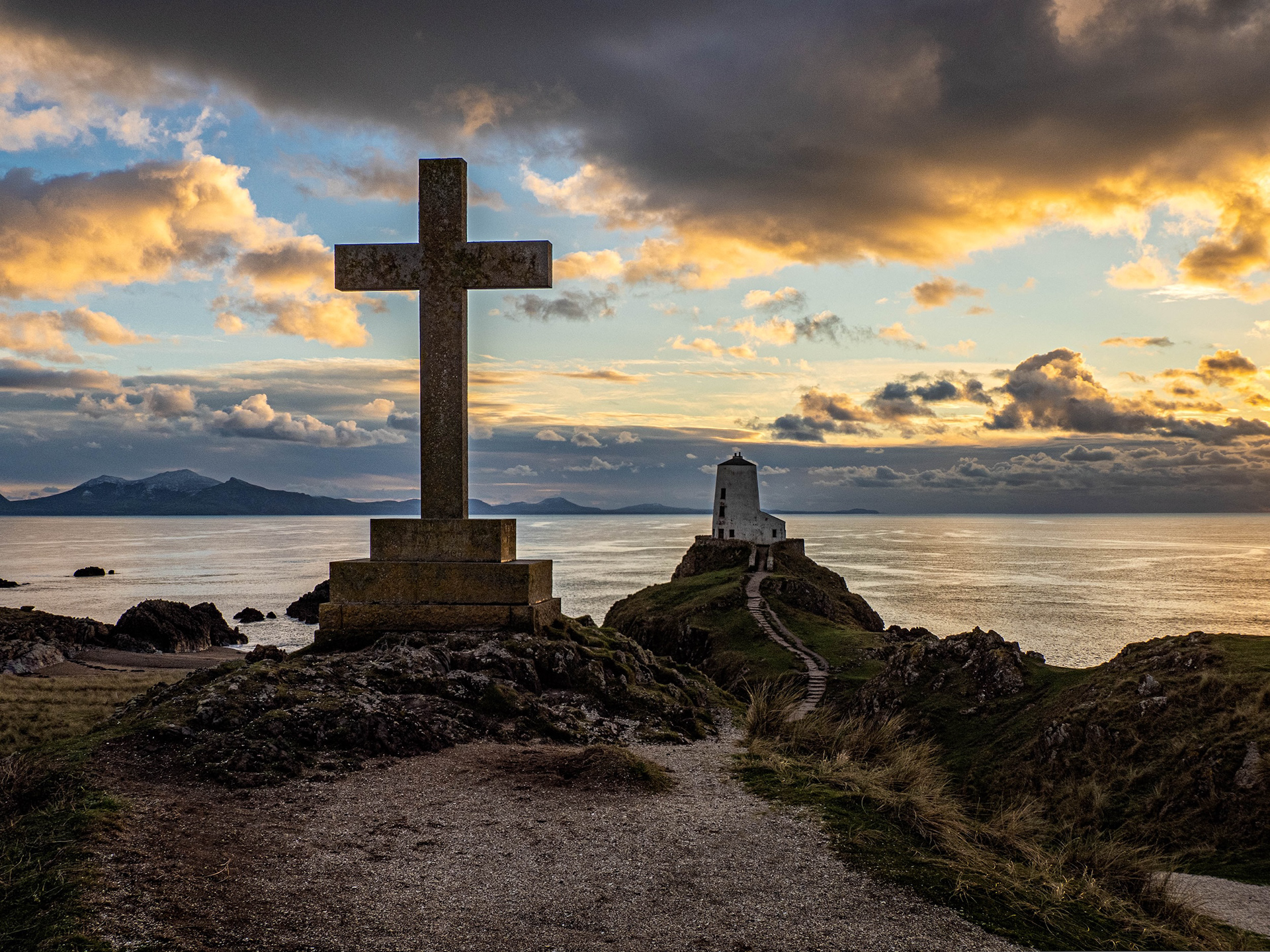 Twr Mawr Cross