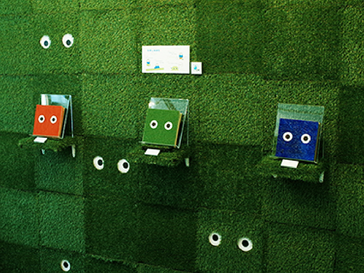3つの絵本を展示