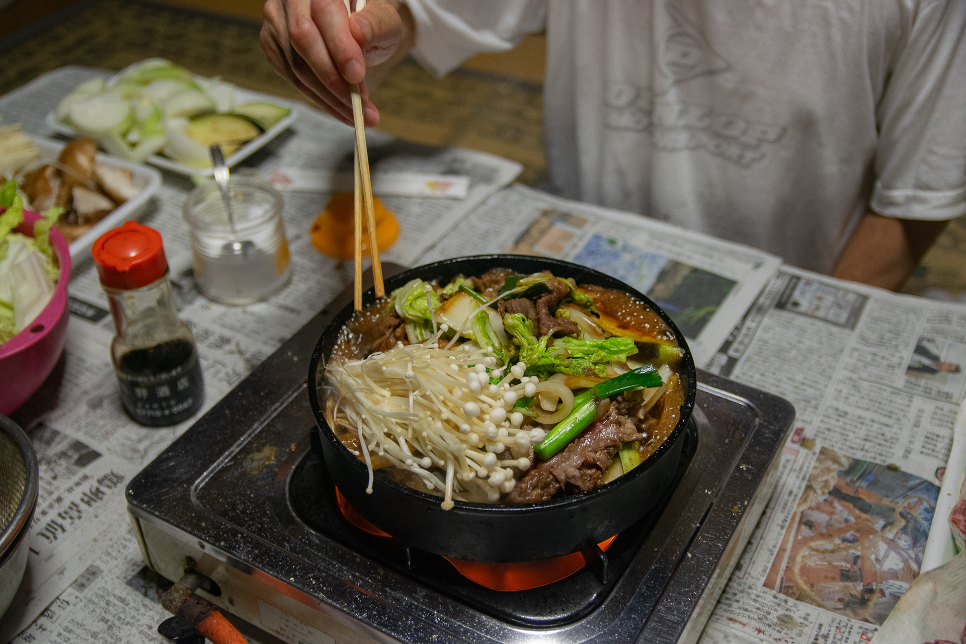 "SUKIYAKI" is mainly seasoned with sugar and soy sauce. In the Kansai region, "SUKIYAKI" has more sugar compared to the Kanto region. At my father’s family home, they also add a lot of sugar to "SUKIYAKI".