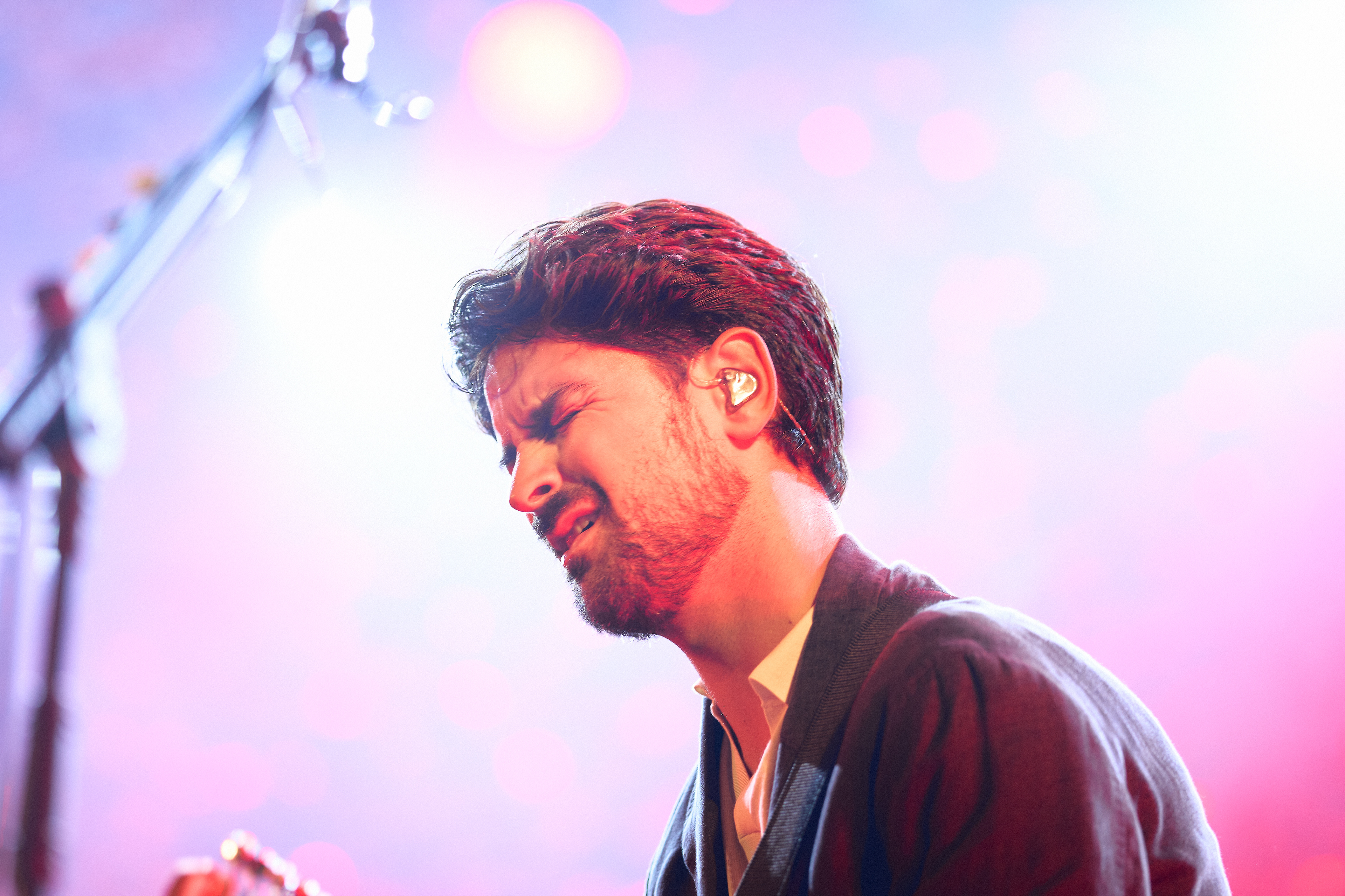 Ricardo Liz Almeida with a blurred background.