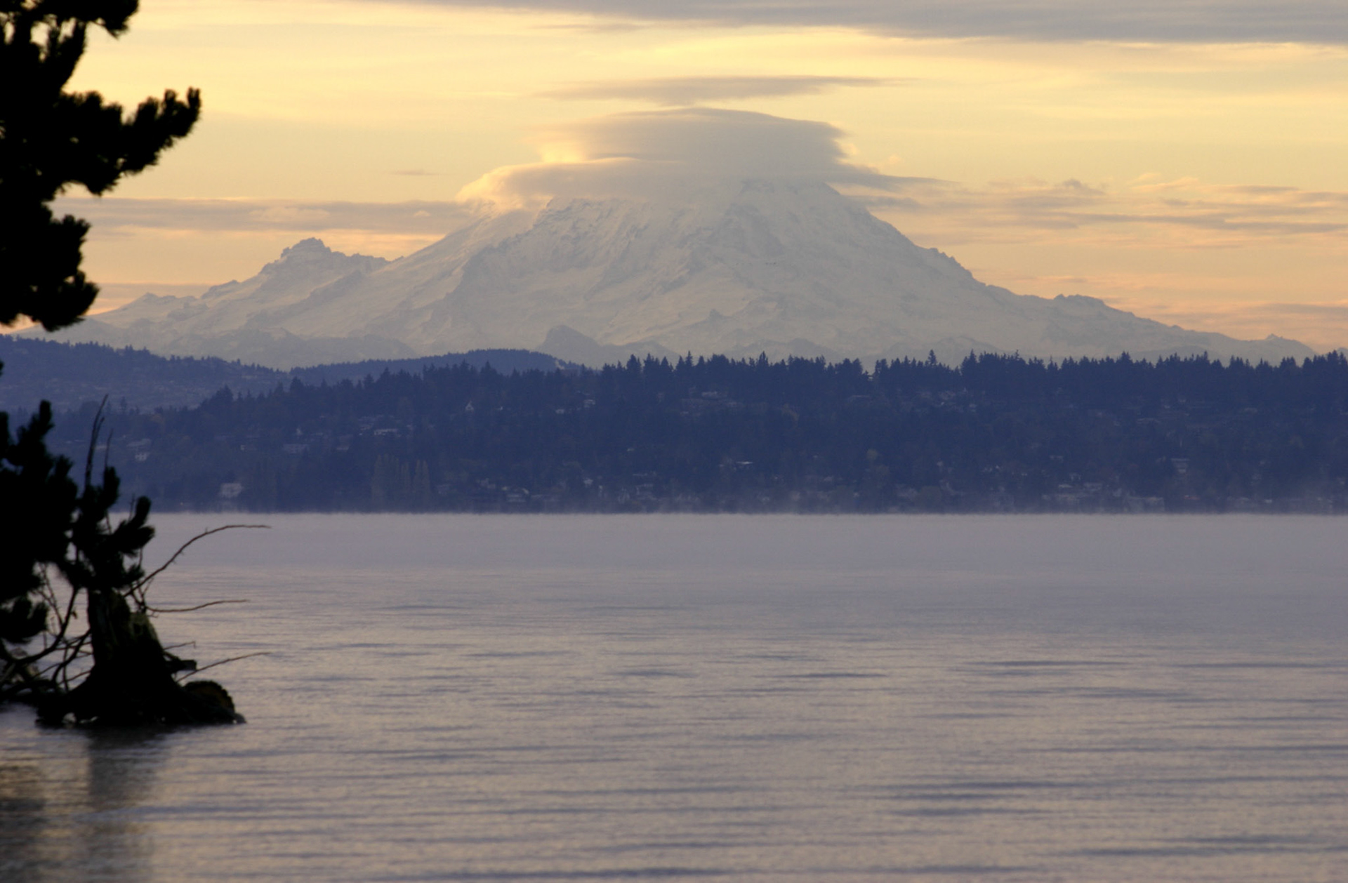 Mt Ranier over Lake Washington at dawn - Kirkland, WA