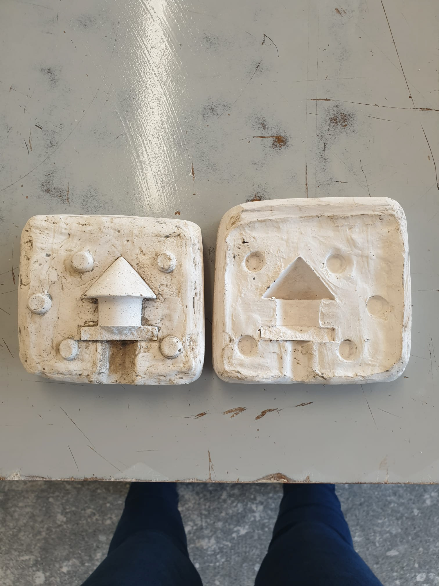 The mold when separated. This was then cleaned up to deal with the problematic overhang.