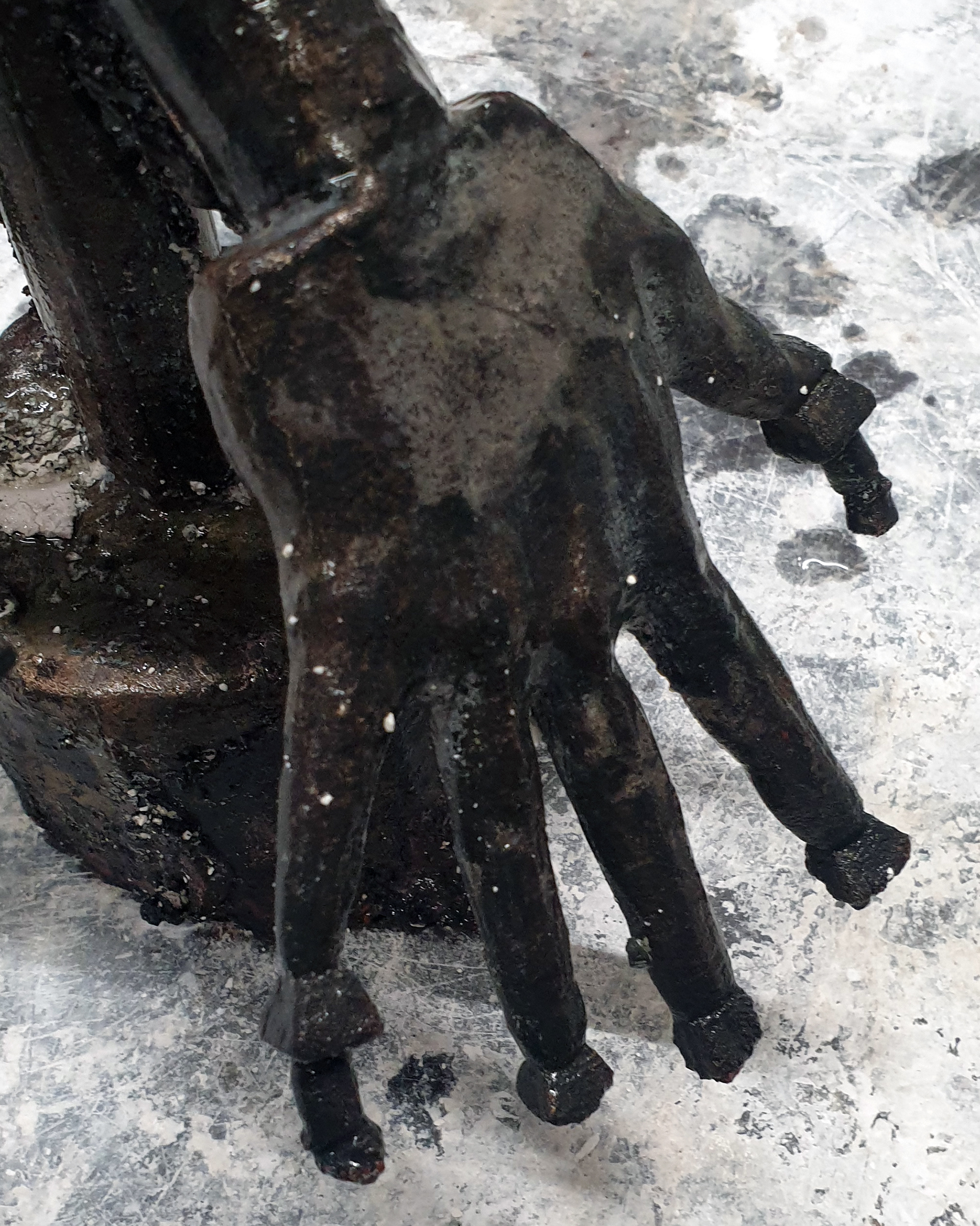 The resulting cast to be cleaned up.