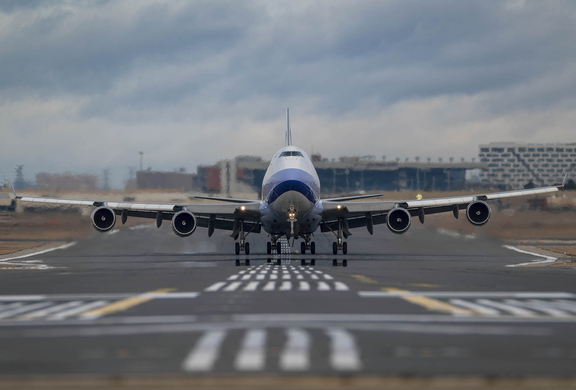 National Airlines Boeing 747-400F at YYZ | Heavy Heat Haze Front Profile. Commercial aviation photography by Kevin Prentice.