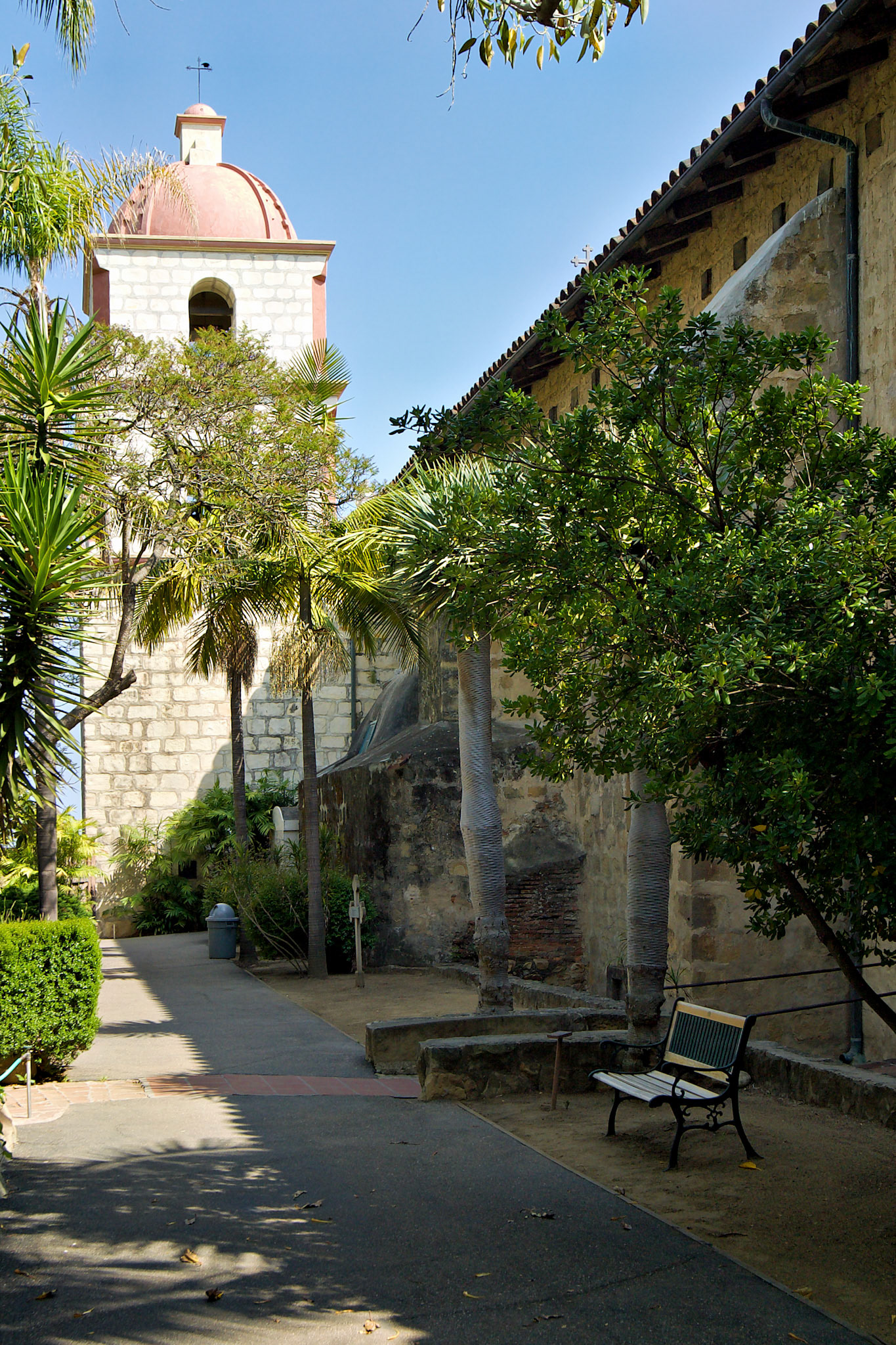 CA_Missions_20030515_0041_PS.dng