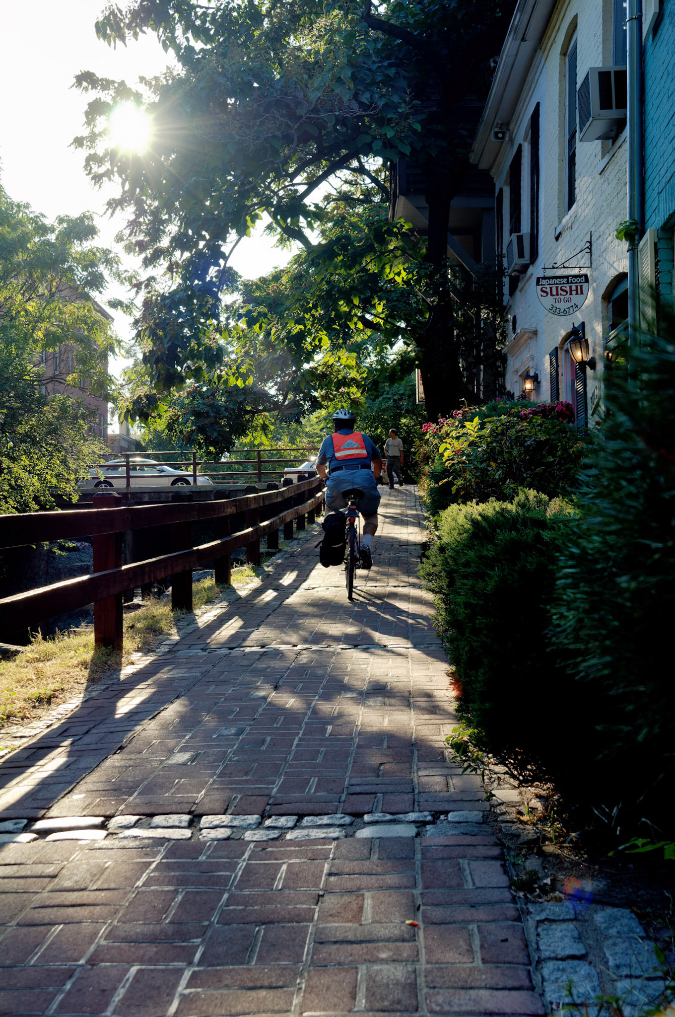 DC_20050913_0052_PS.dng