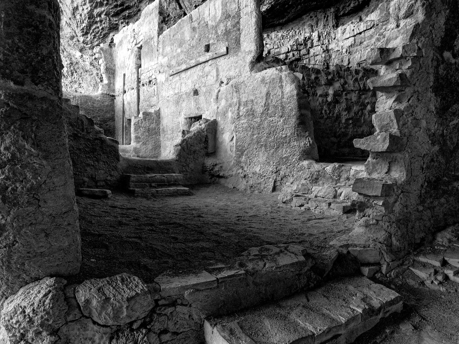 Black &amp; White 00179