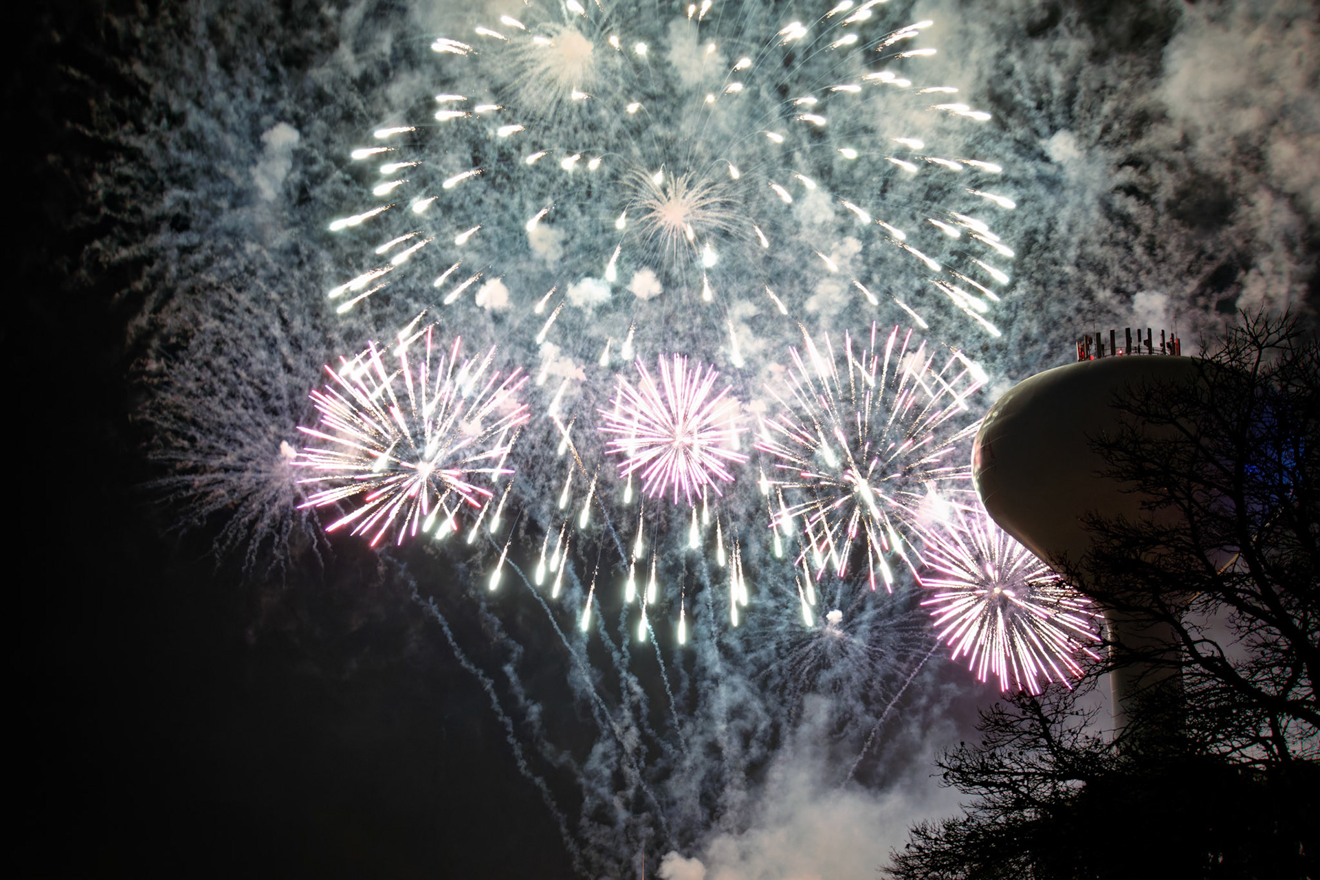 Fireworks_20160704_0063_PS.dng