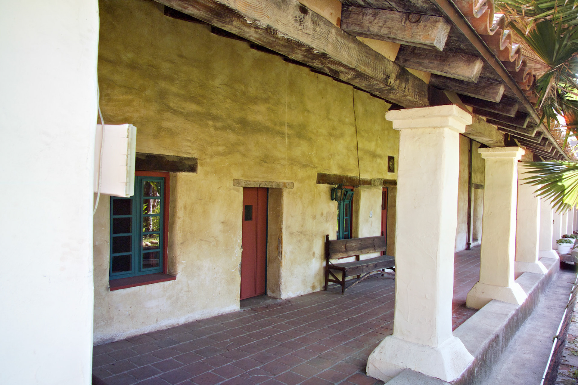 CA_Missions_20040313_0053_PS.dng