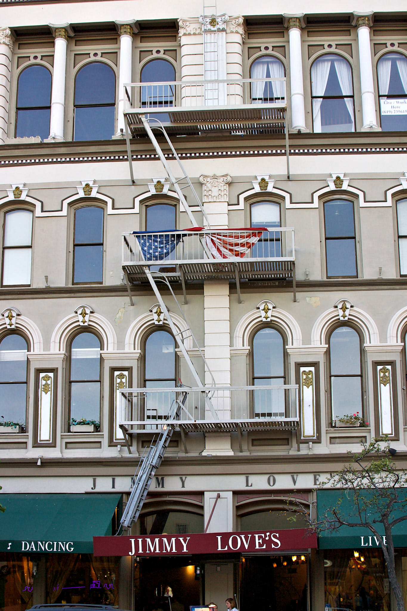 CA_SanDiego_20030327_0036_PS.dng