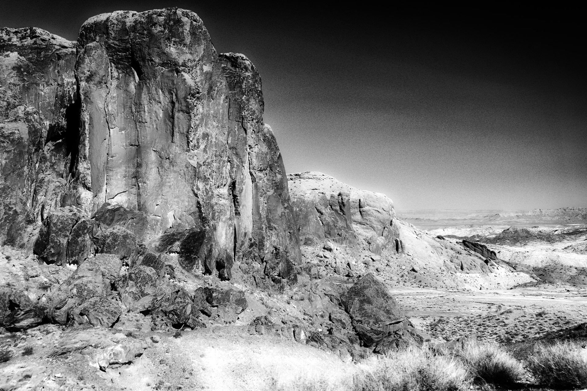 Black &amp; White 00198